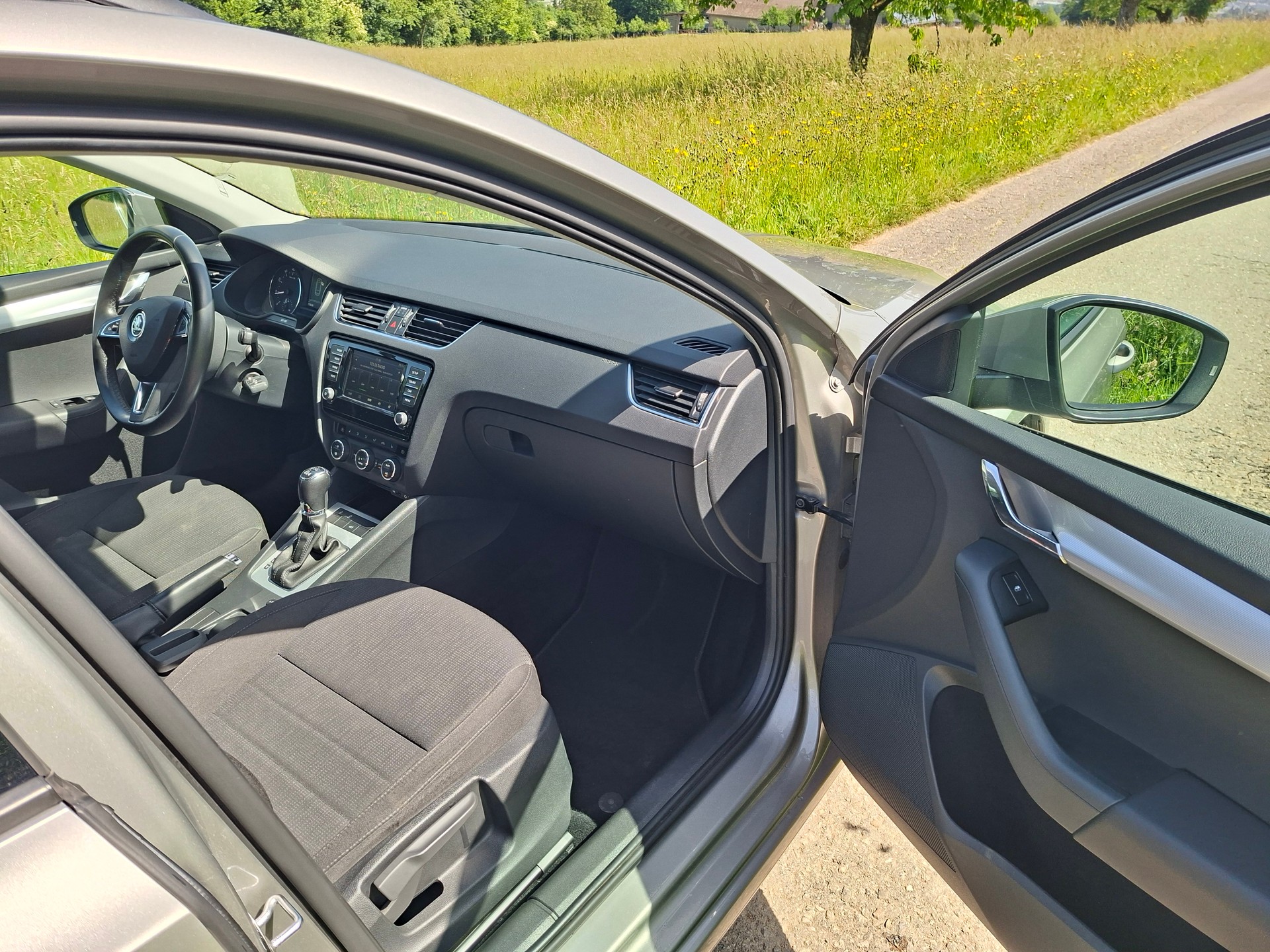 SKODA Octavia Combi 1.8 TSI Style 4x4 DSG-image-13