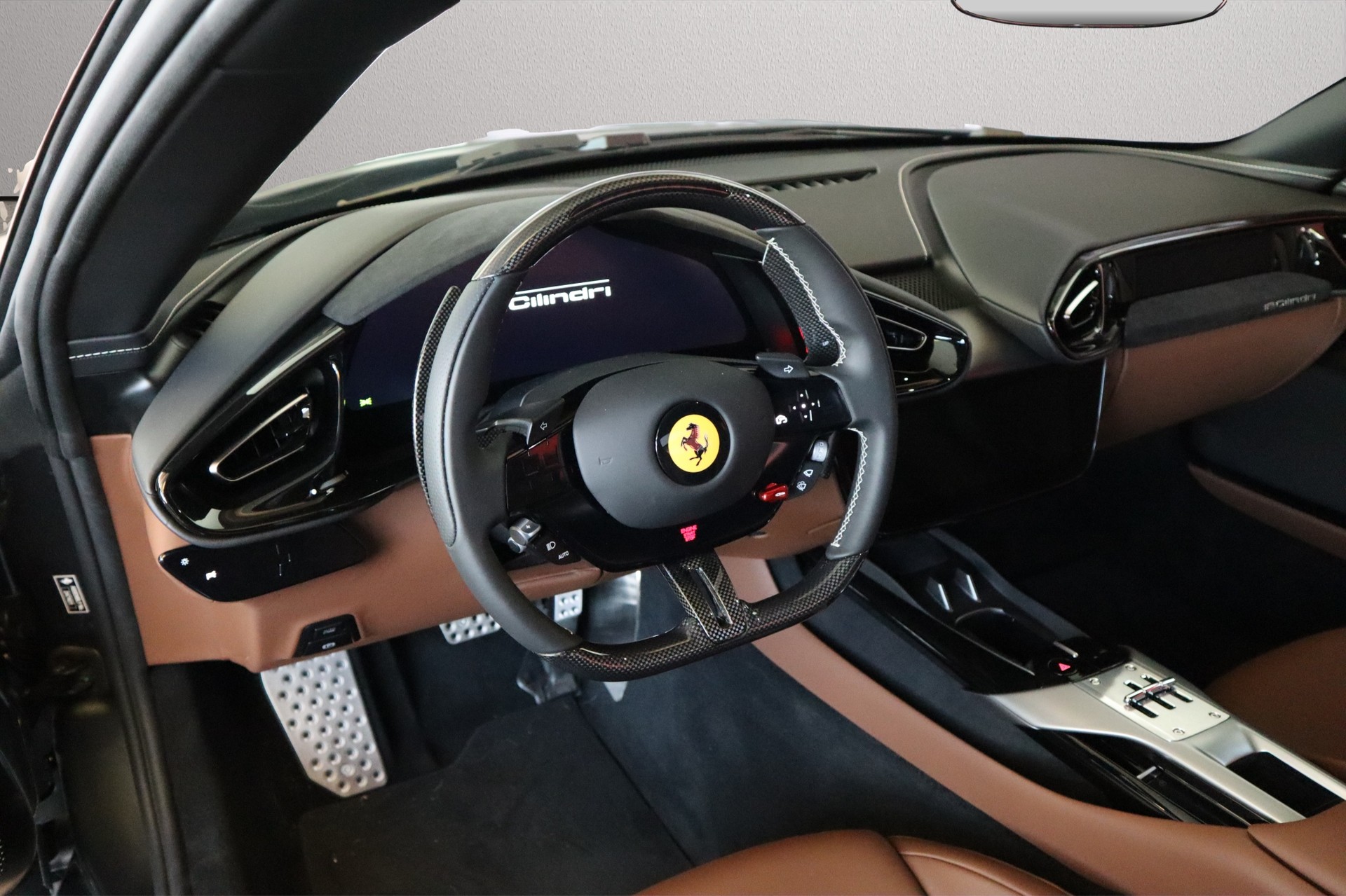 FERRARI 12 Cilindri-image-2