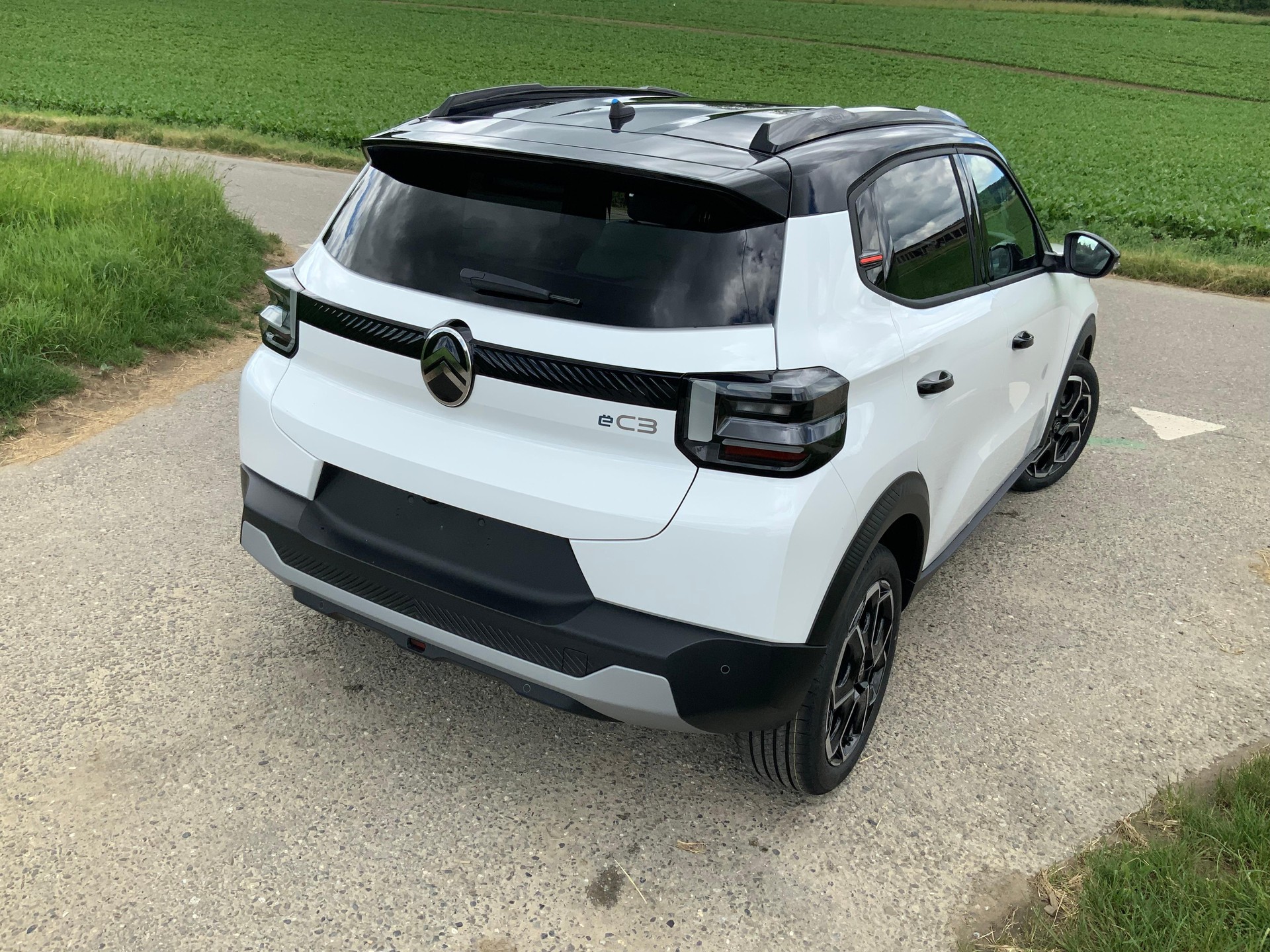 CITROEN e-C3 long range Edition Tricolore-showroom-element-3
