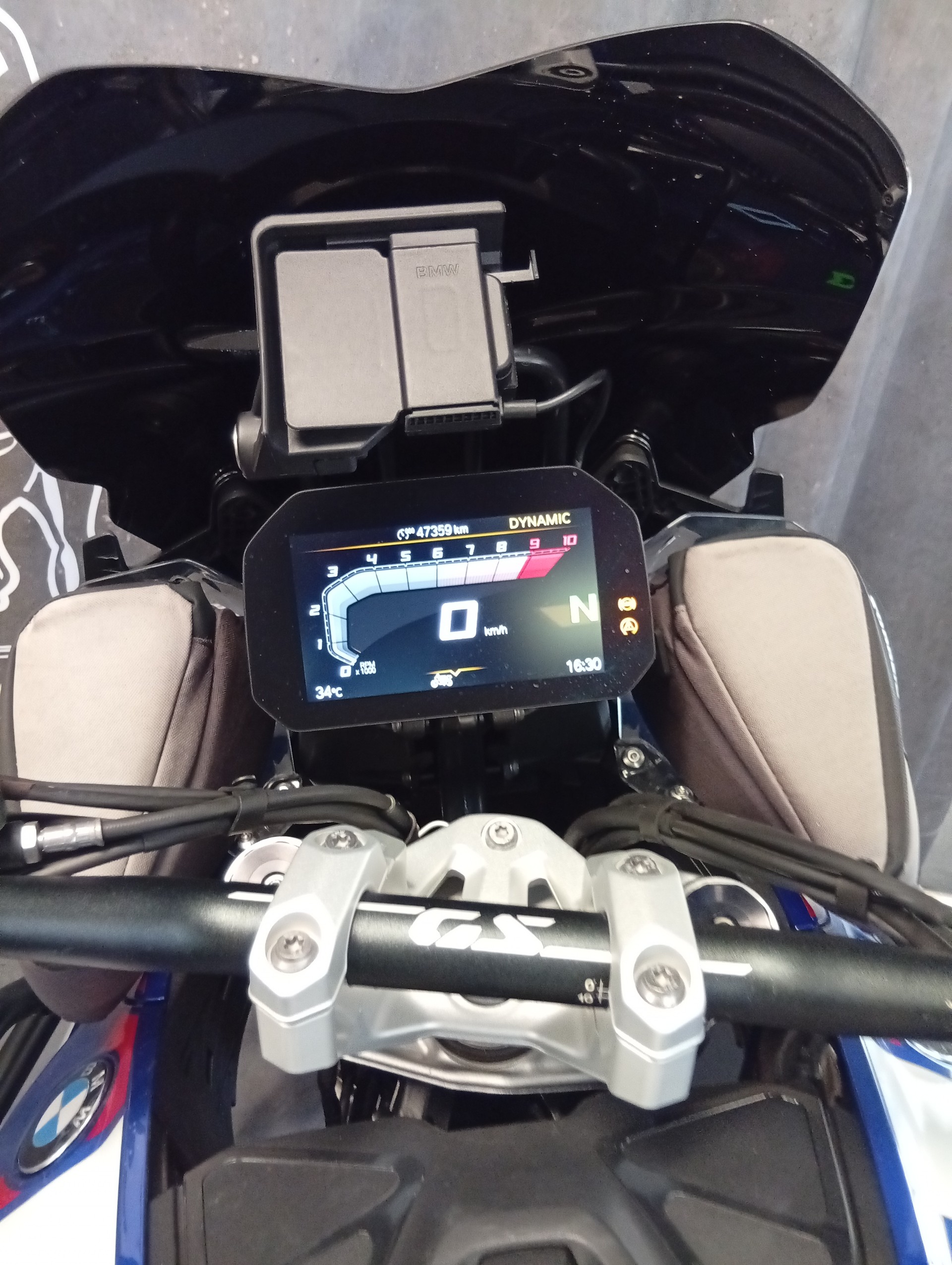 BMW R 1300 GS-image-7