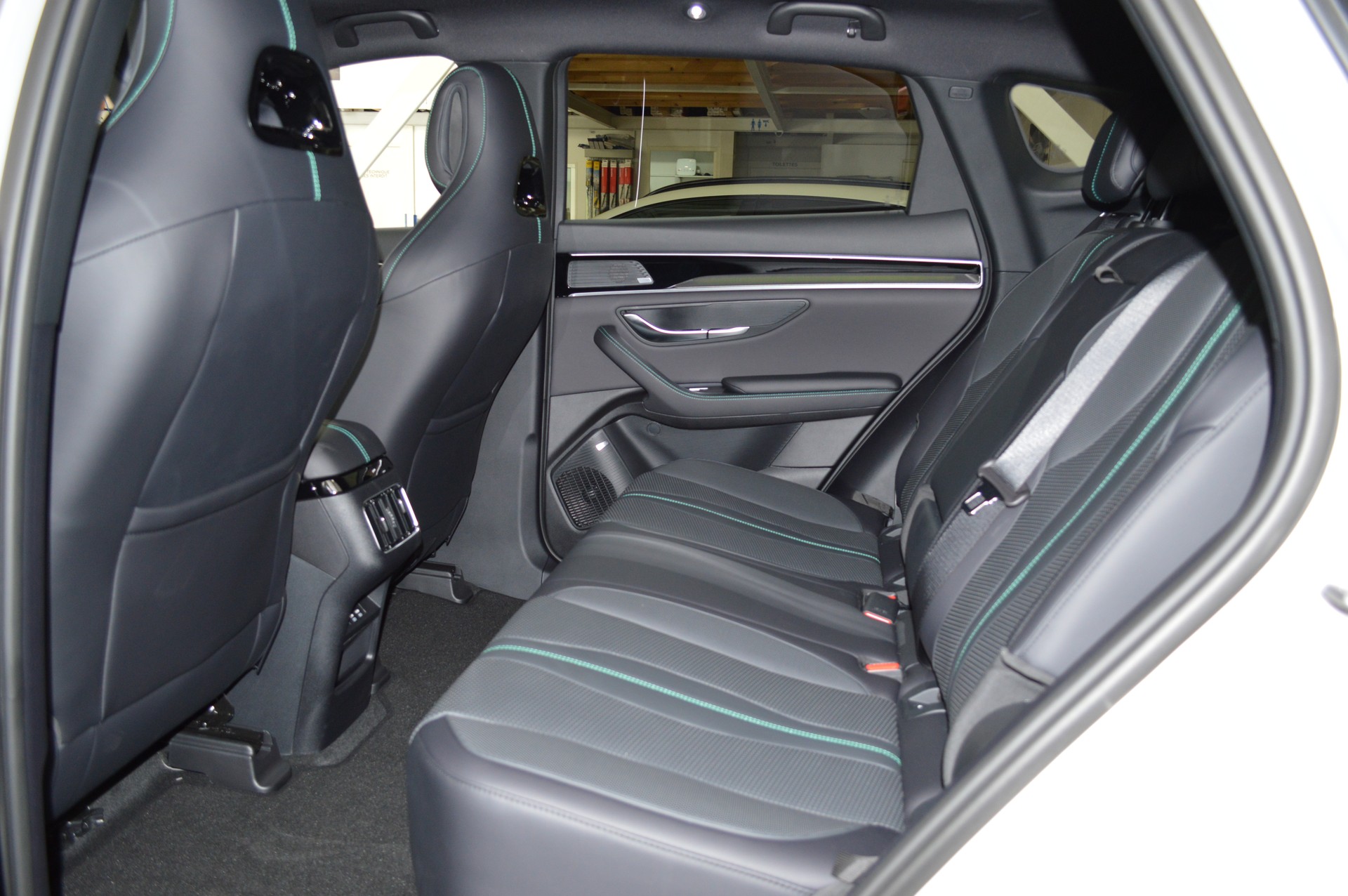 BYD Seal U DM-i Design AWD-image-10