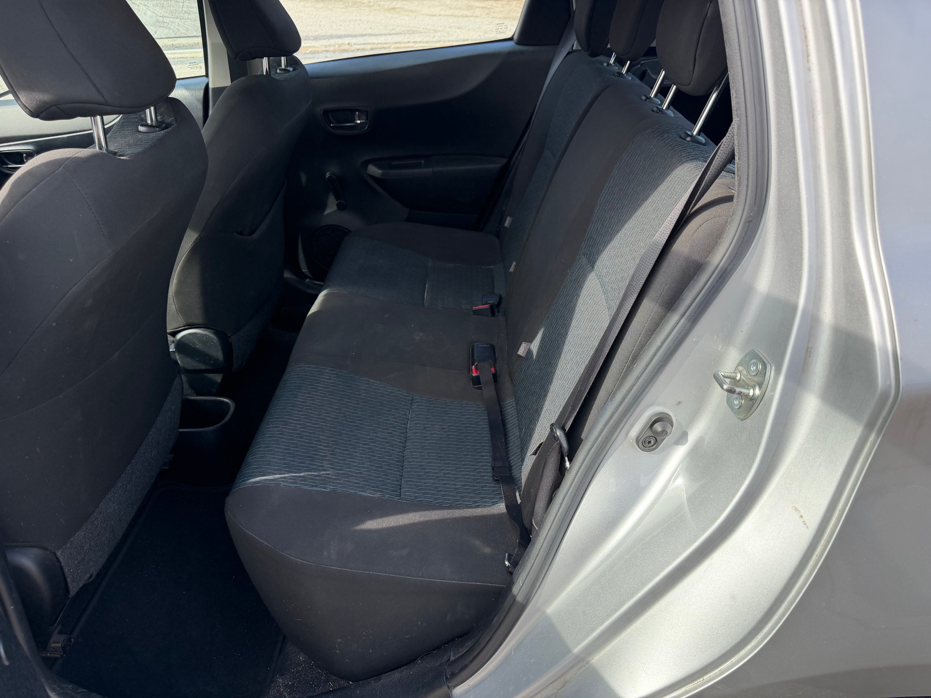 TOYOTA Yaris 1.33 Luna-image-9