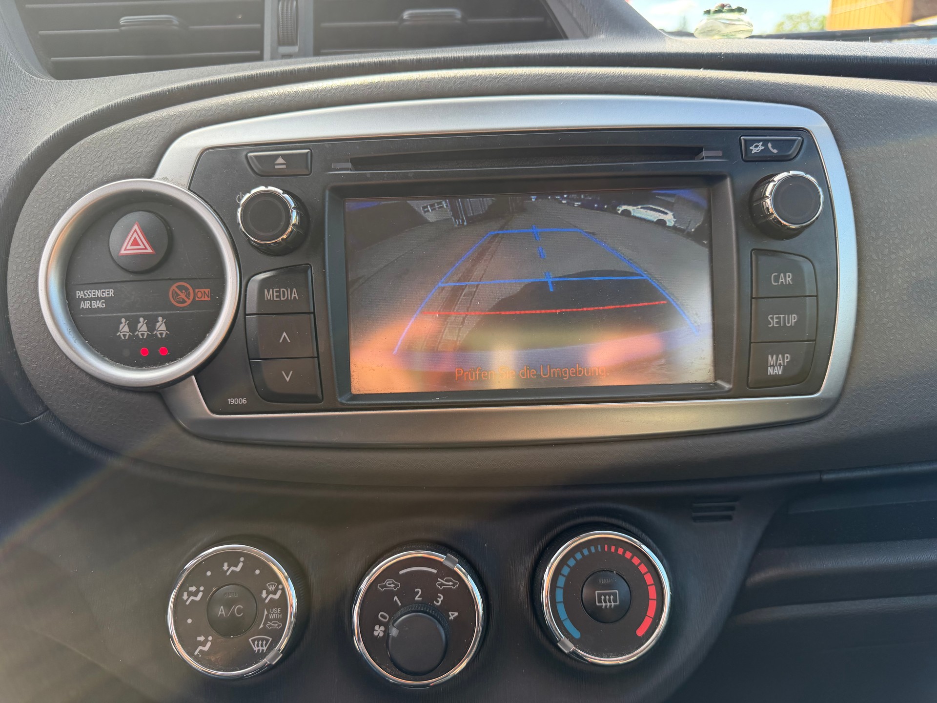 TOYOTA Yaris 1.33 Luna-image-6