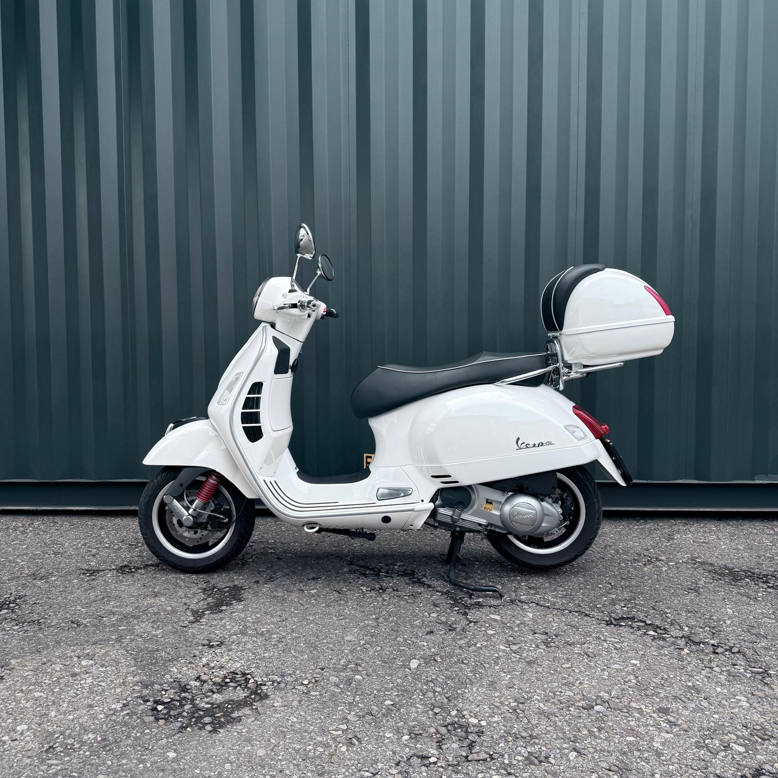 PIAGGIO Vespa GTS Super 300 i.e Sport