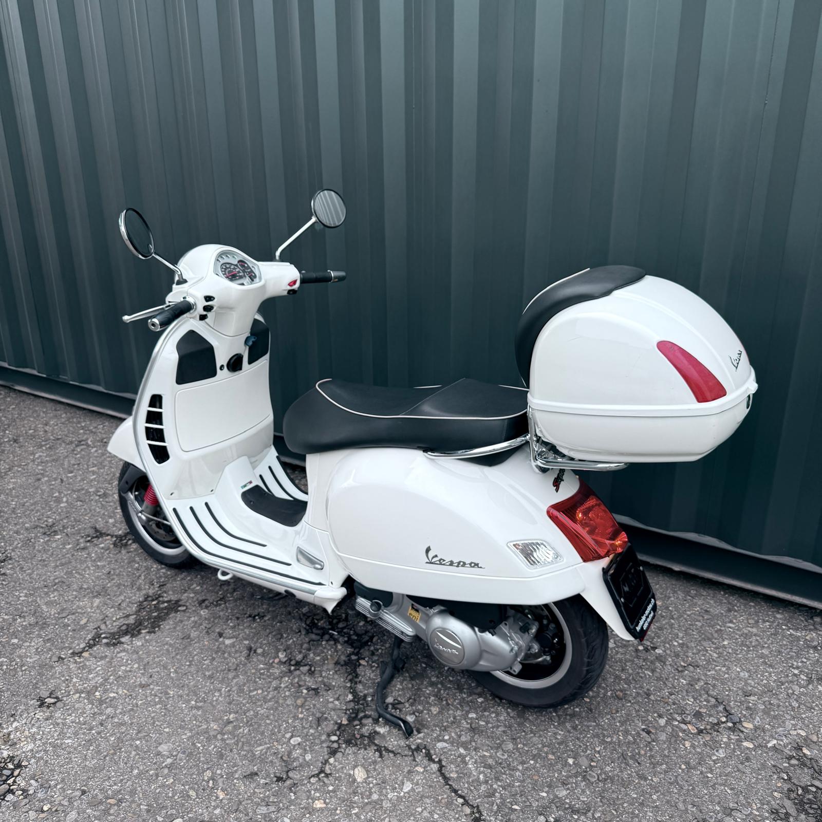 PIAGGIO Vespa GTS Super 300 i.e Sport-image-6