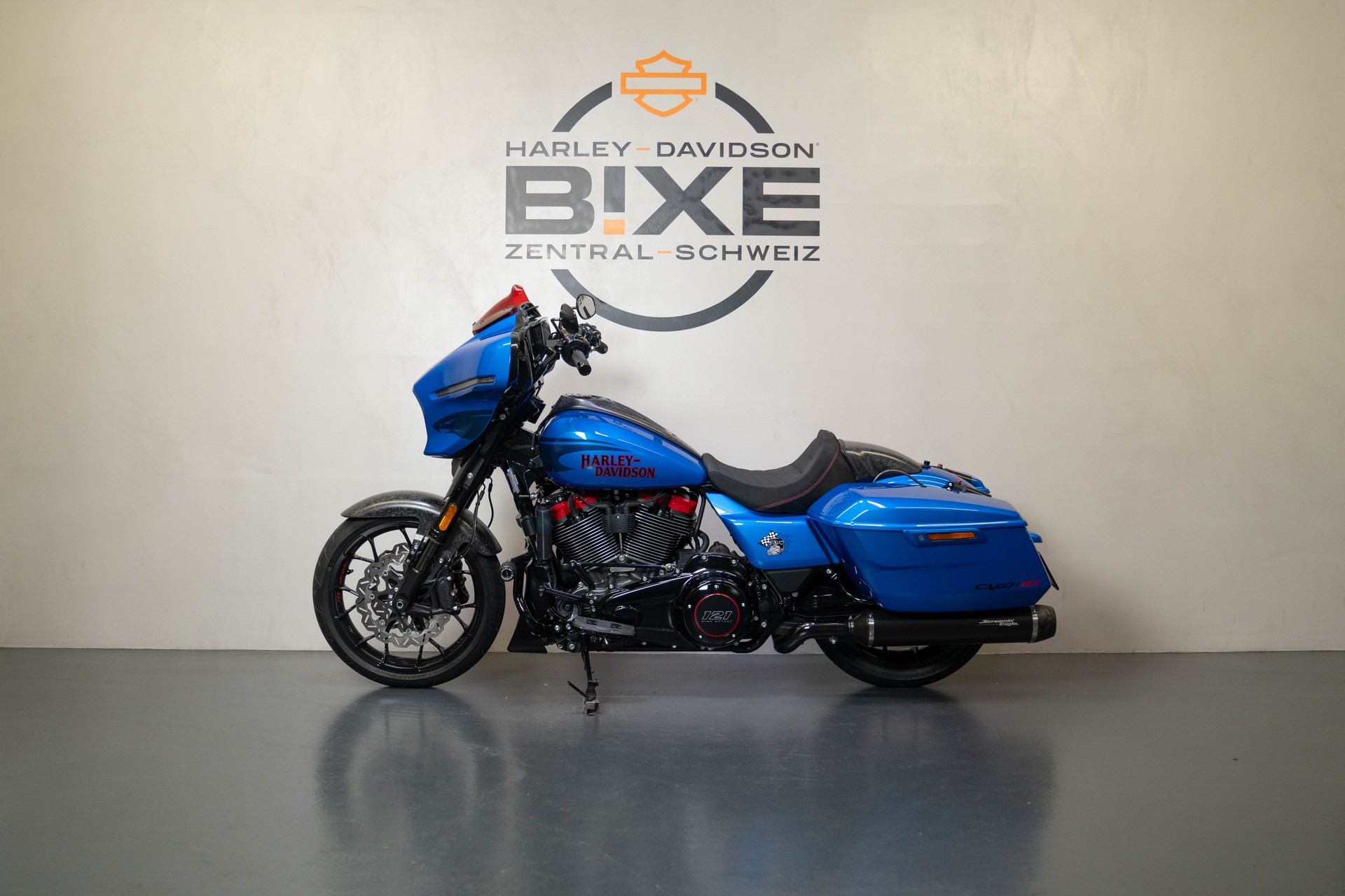 HARLEY-DAVIDSON FLHXSE Street Glide CVO 121-showroom-element-1
