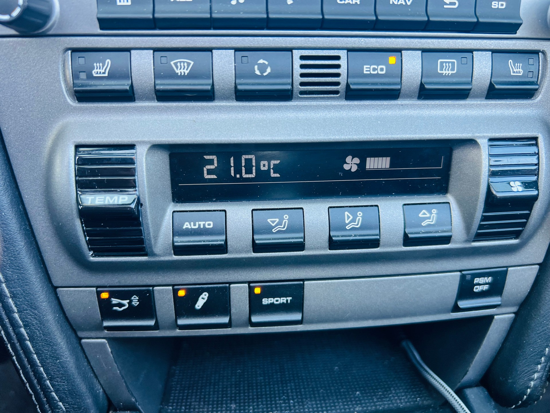 PORSCHE 3.2 S-image-5