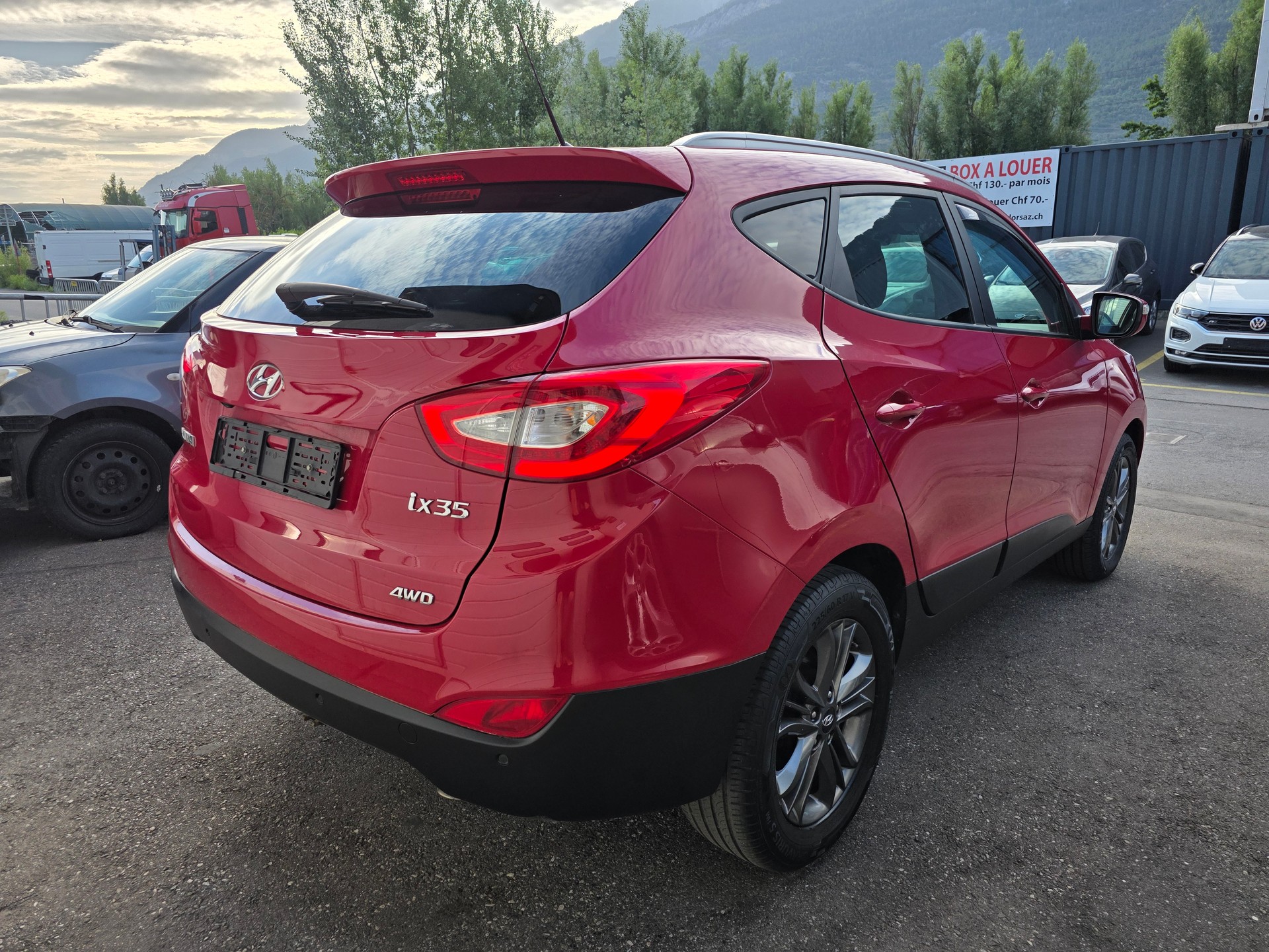 HYUNDAI iX 35 2.0 GDI Style 4WD Automatic-image-3