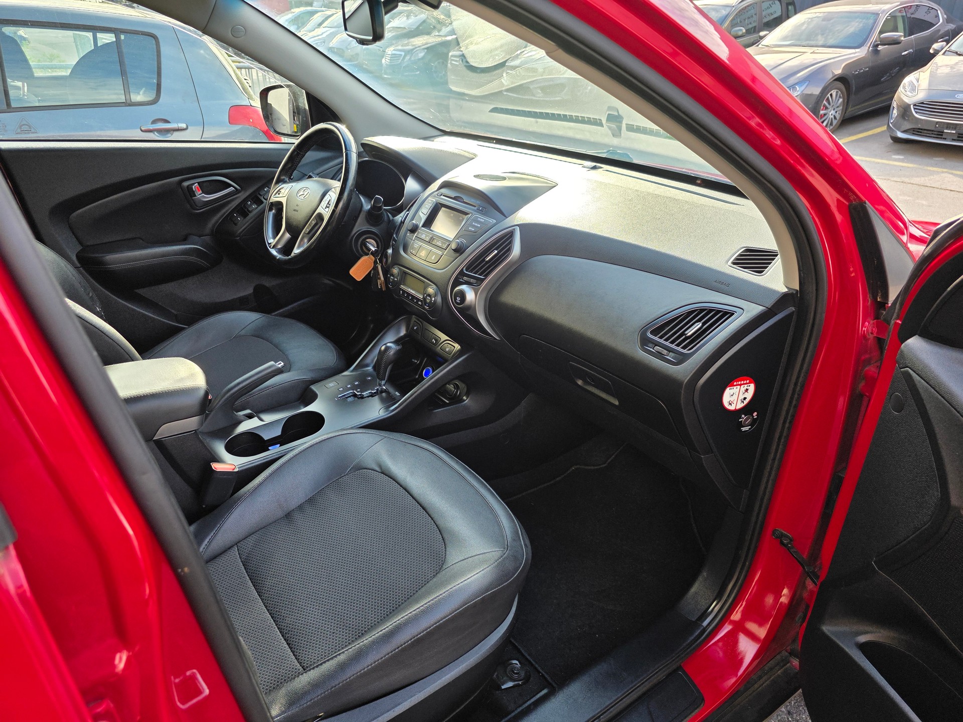 HYUNDAI iX 35 2.0 GDI Style 4WD Automatic-image-6