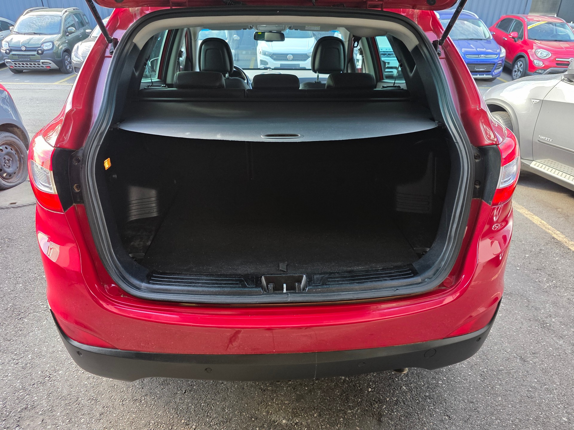 HYUNDAI iX 35 2.0 GDI Style 4WD Automatic-image-12