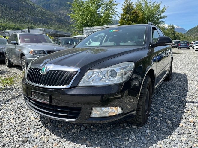 SKODA Octavia Combi 1.4 TSI Elegance DSG-image-1