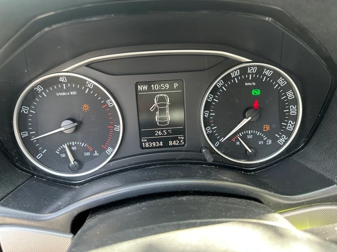 SKODA Octavia Combi 1.4 TSI Elegance DSG-image-6