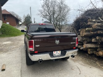 DODGE 1500 Laramie-image-1