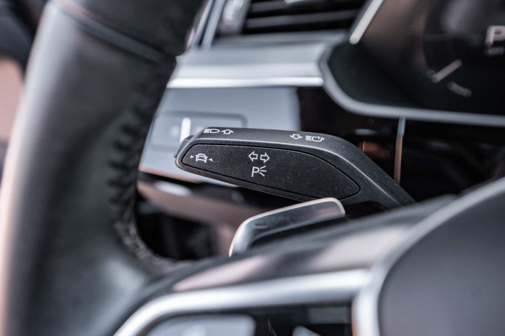 AUDI e-tron 55 Advanced quattro * FRISCH AB MFK * TRAUMHAFTE AUSSTATTUNG * SOH 91.4% *-image-14