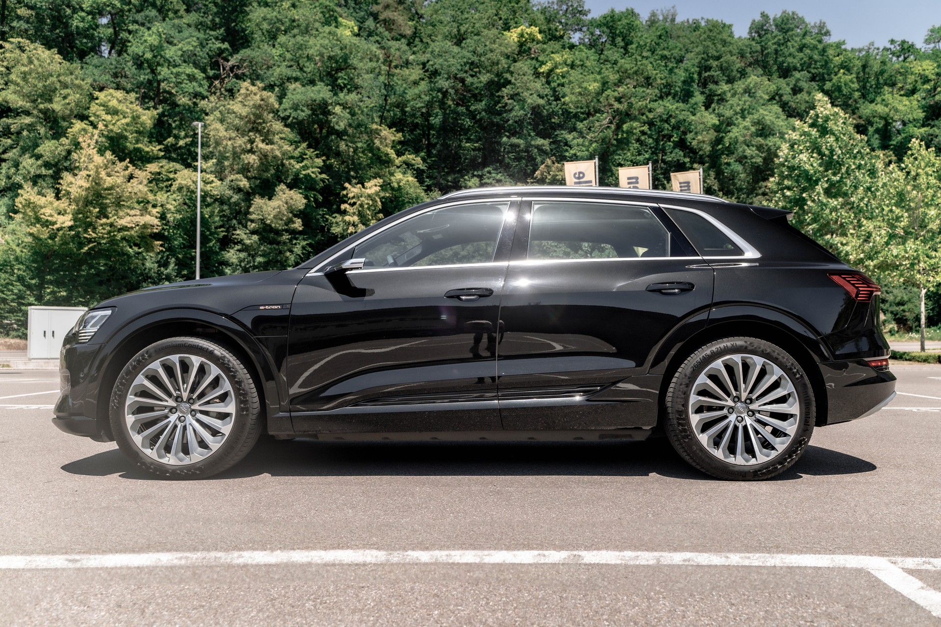 AUDI e-tron 55 Advanced quattro * FRISCH AB MFK * TRAUMHAFTE AUSSTATTUNG * SOH 91.4% *-image-7