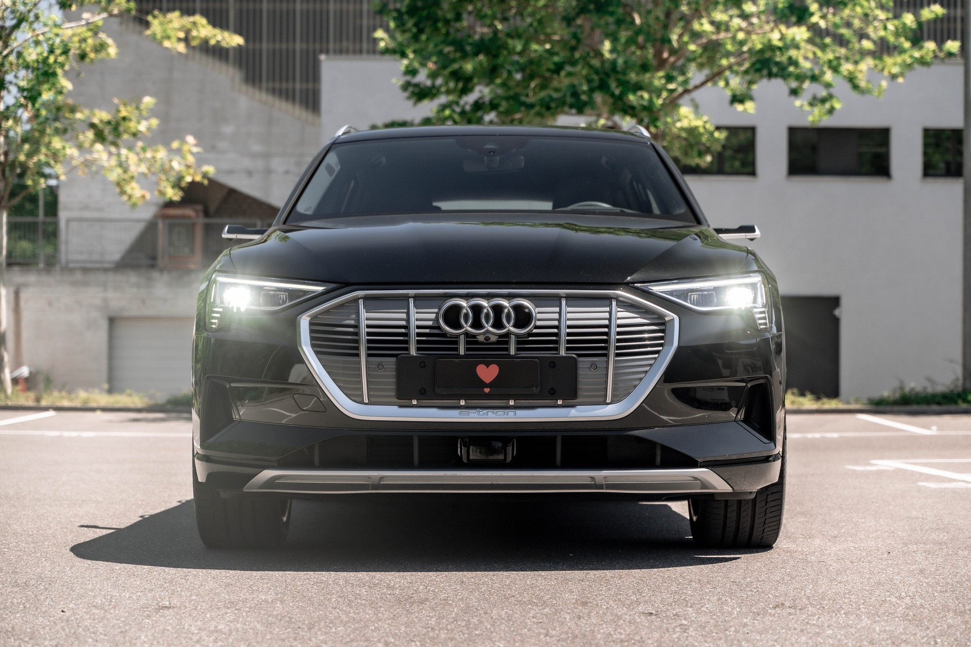 AUDI e-tron 55 Advanced quattro * FRISCH AB MFK * TRAUMHAFTE AUSSTATTUNG * SOH 91.4% *-image-1