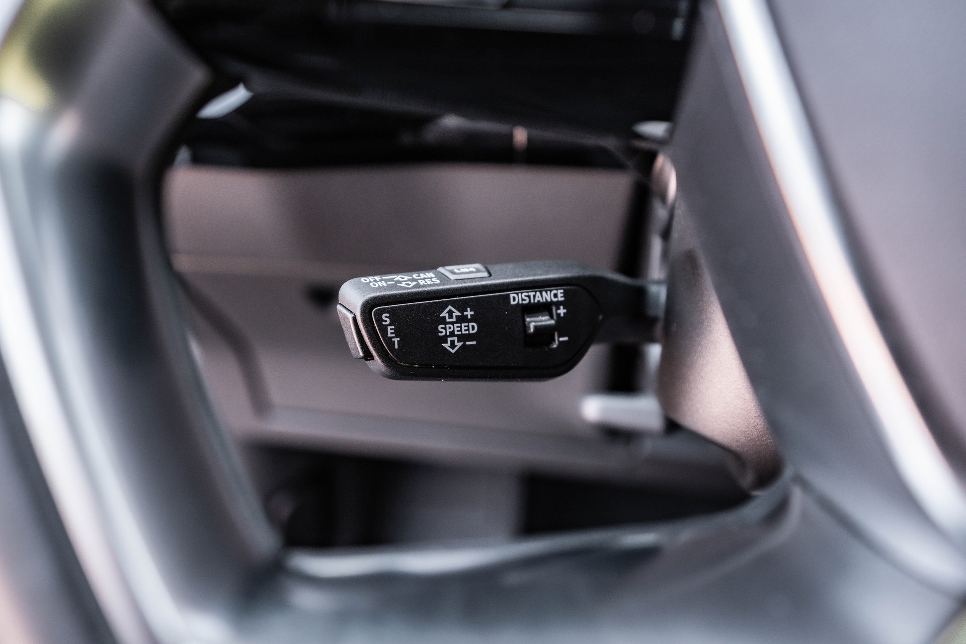 AUDI e-tron 55 Advanced quattro * FRISCH AB MFK * TRAUMHAFTE AUSSTATTUNG * SOH 91.4% *-image-13