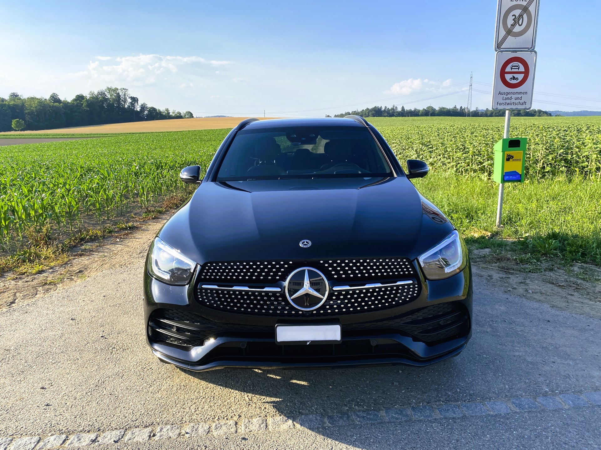 MERCEDES-BENZ GLC 220 d AMG Line 4m-image-1