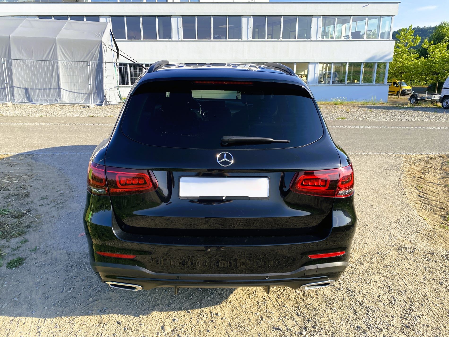 MERCEDES-BENZ GLC 220 d AMG Line 4m-image-2