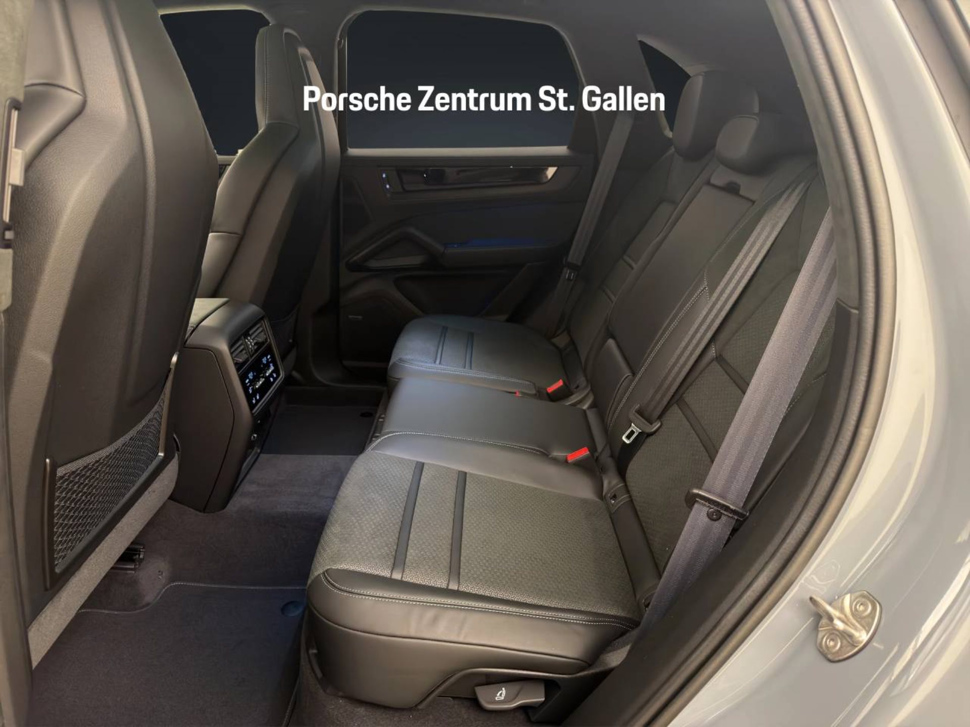 PORSCHE Cayenne GTS-image-14