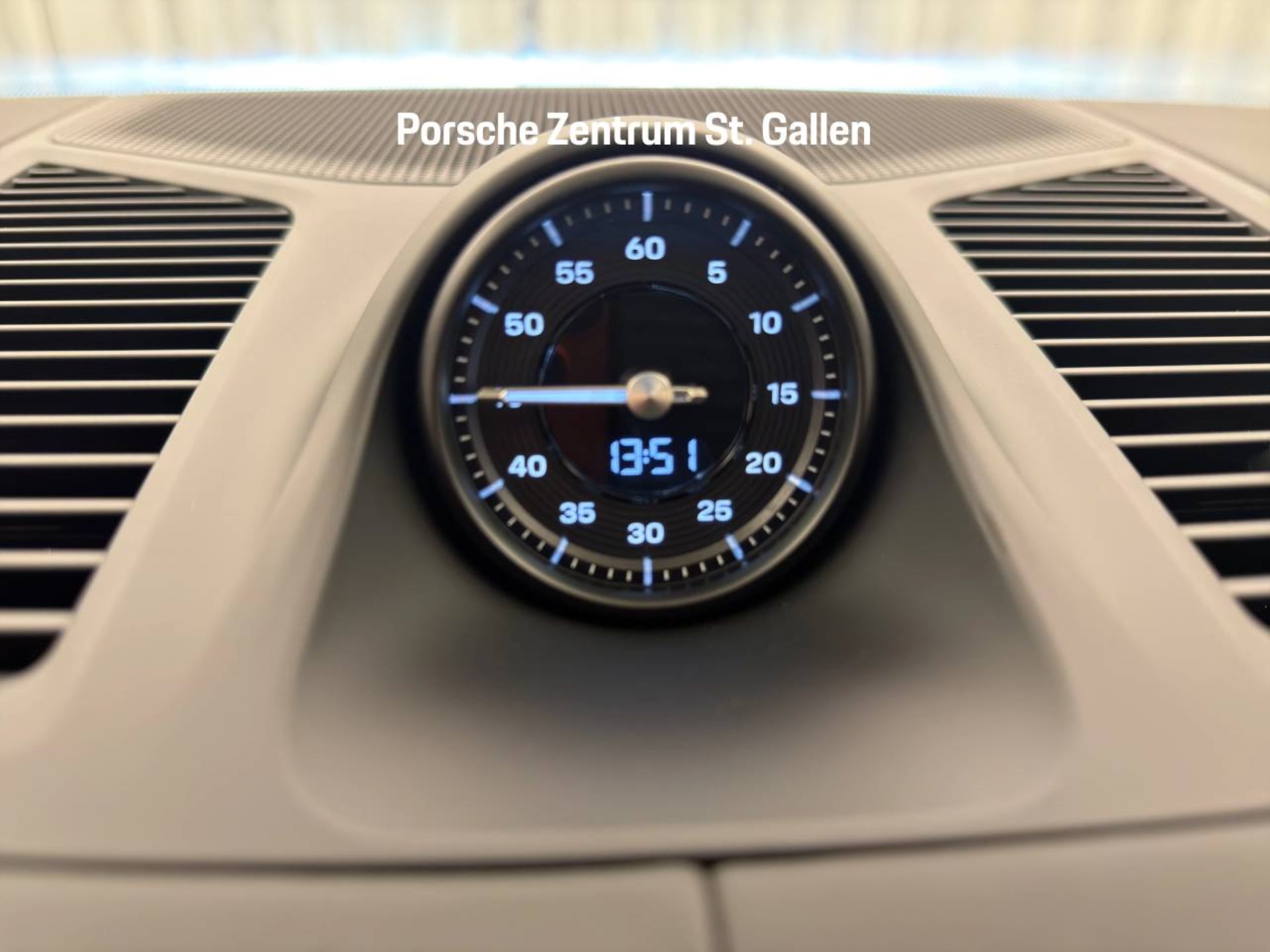 PORSCHE Cayenne GTS-image-21