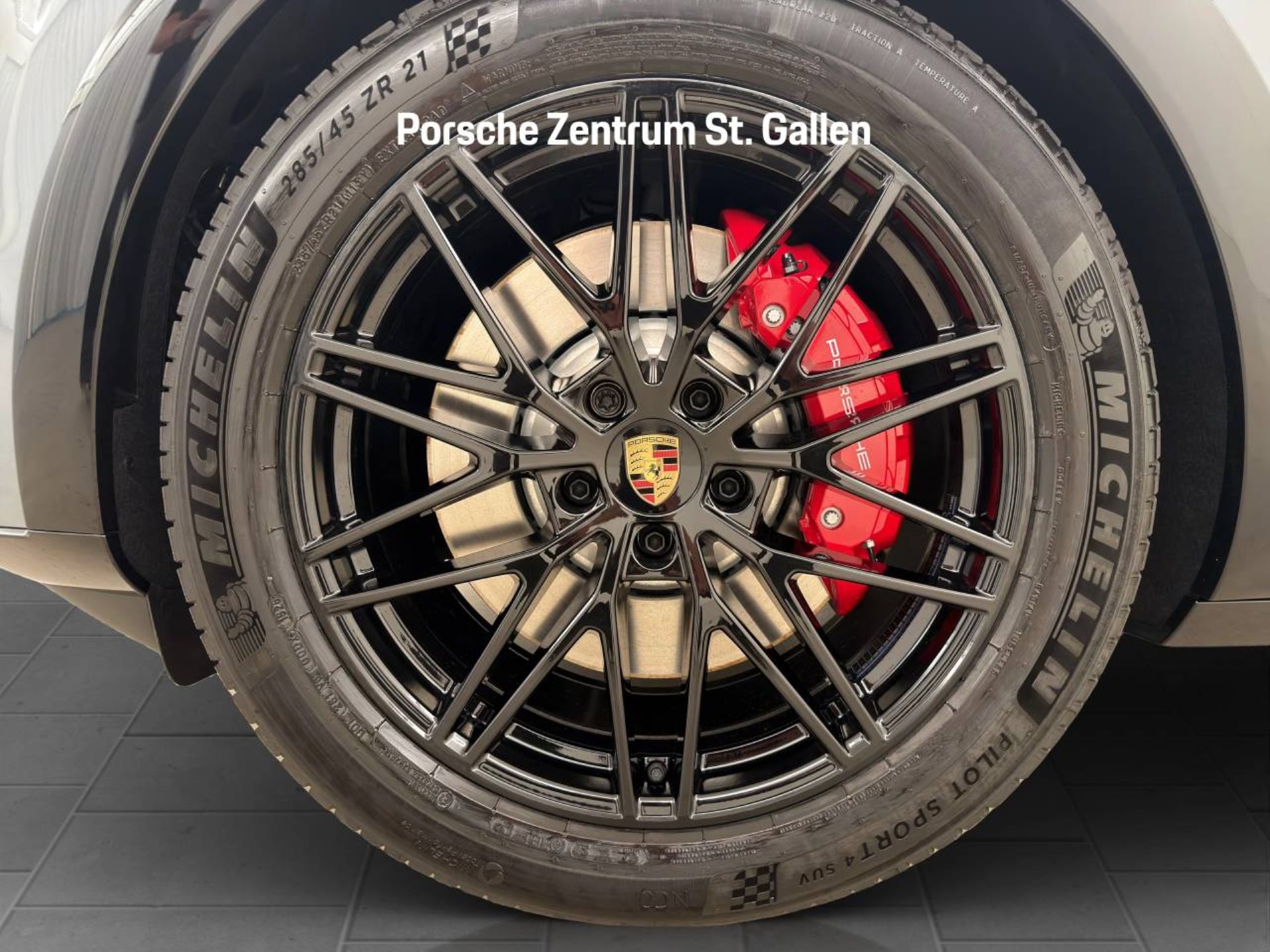 PORSCHE Cayenne GTS-image-11