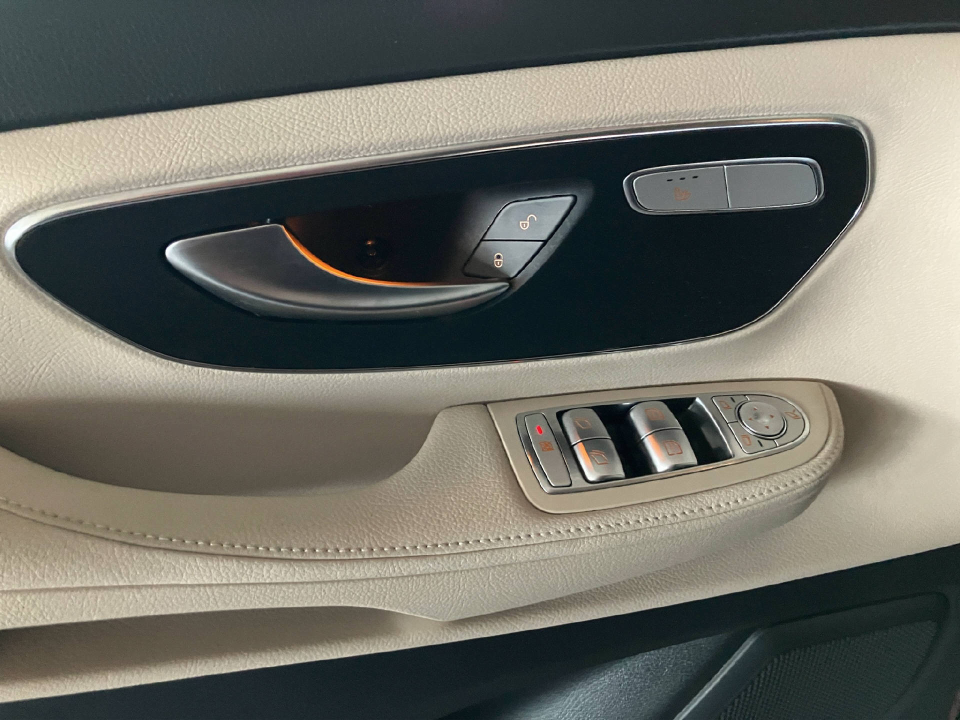 MERCEDES-BENZ Marco Polo 300 d-image-12