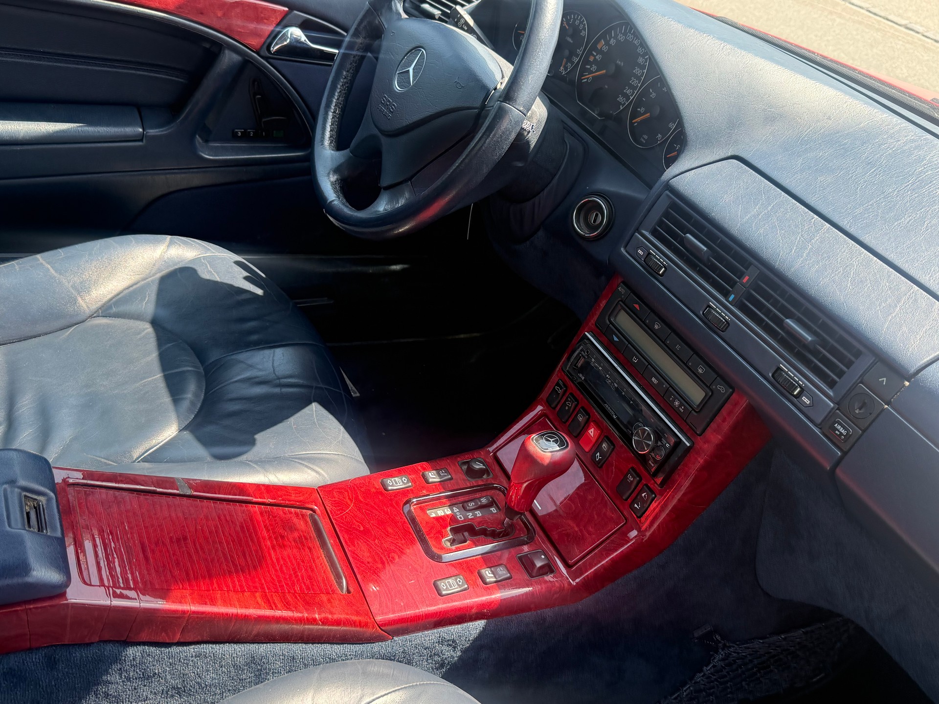 MERCEDES-BENZ SL 320-image-15