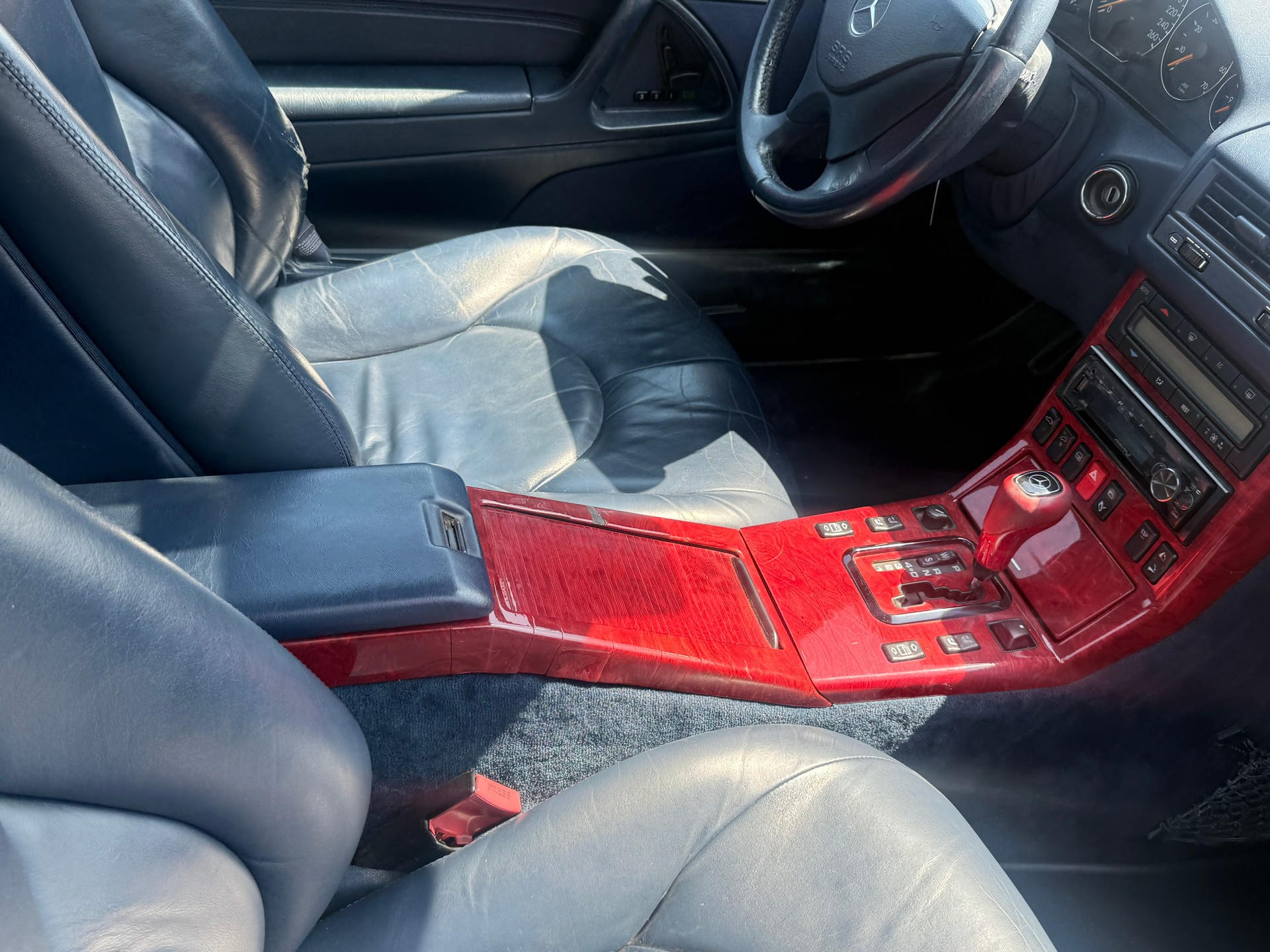 MERCEDES-BENZ SL 320-image-16