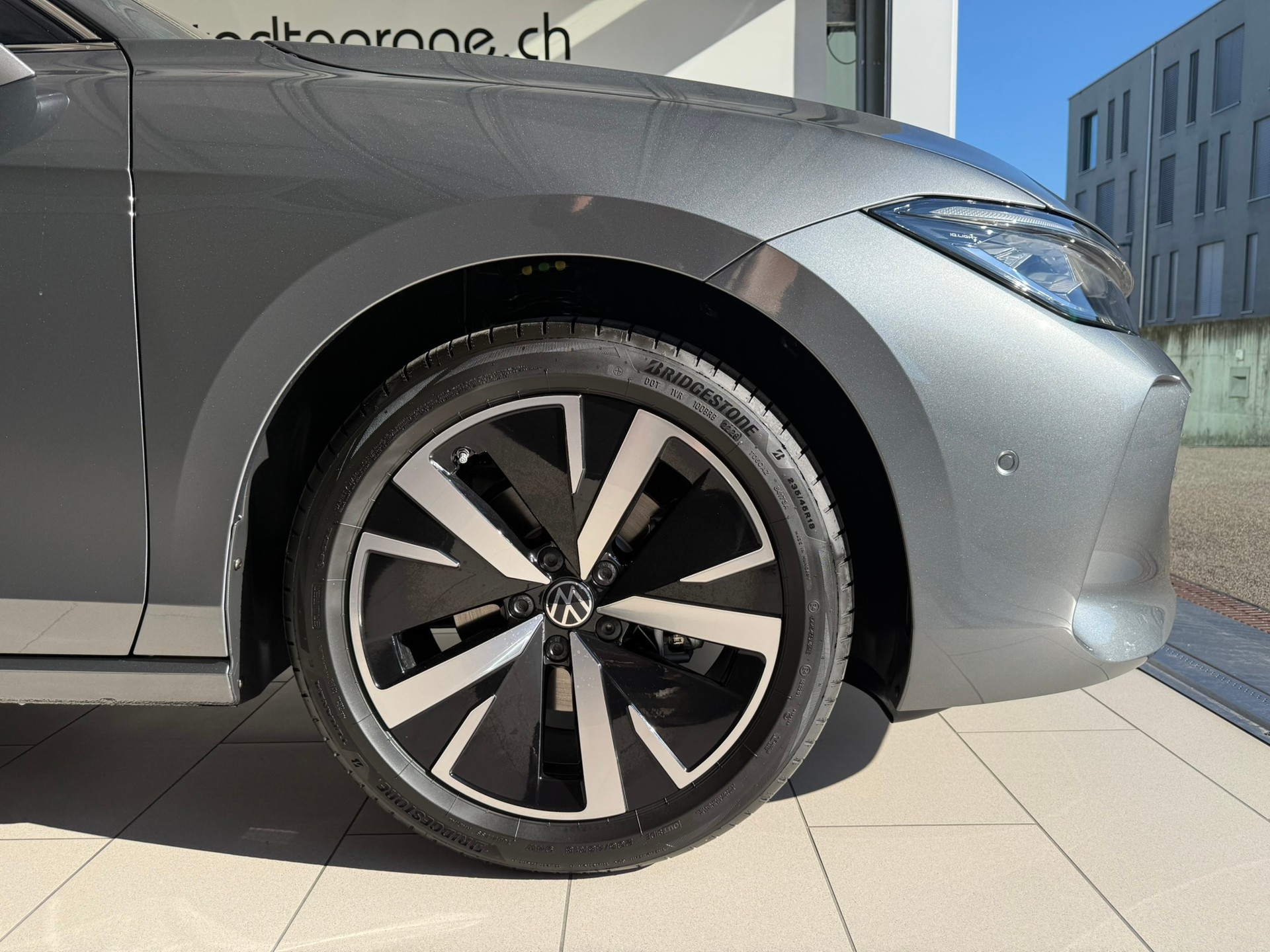 VW Passat Variant 1.5 eTSI evo2 Business DSG-image-16