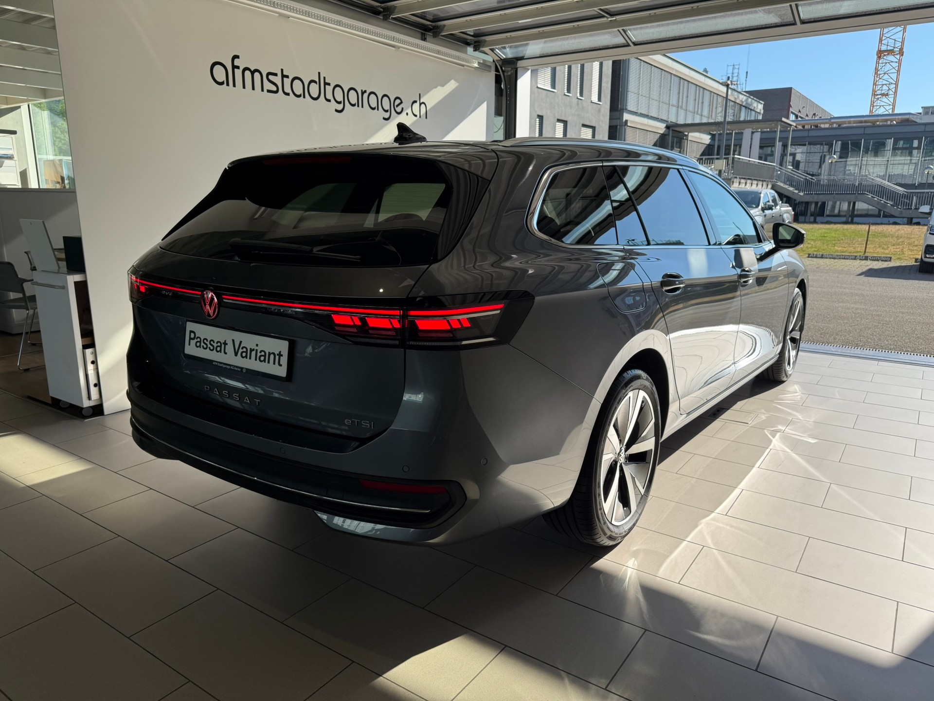 VW Passat Variant 1.5 eTSI evo2 Business DSG-image-4
