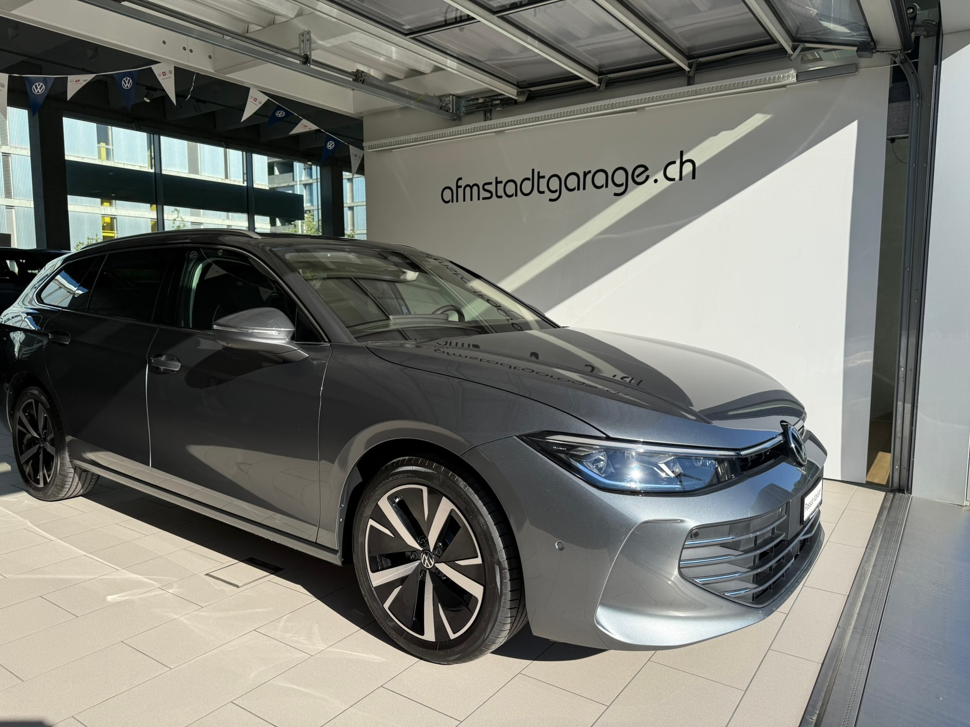 VW Passat Variant 1.5 eTSI evo2 Business DSG-image-0