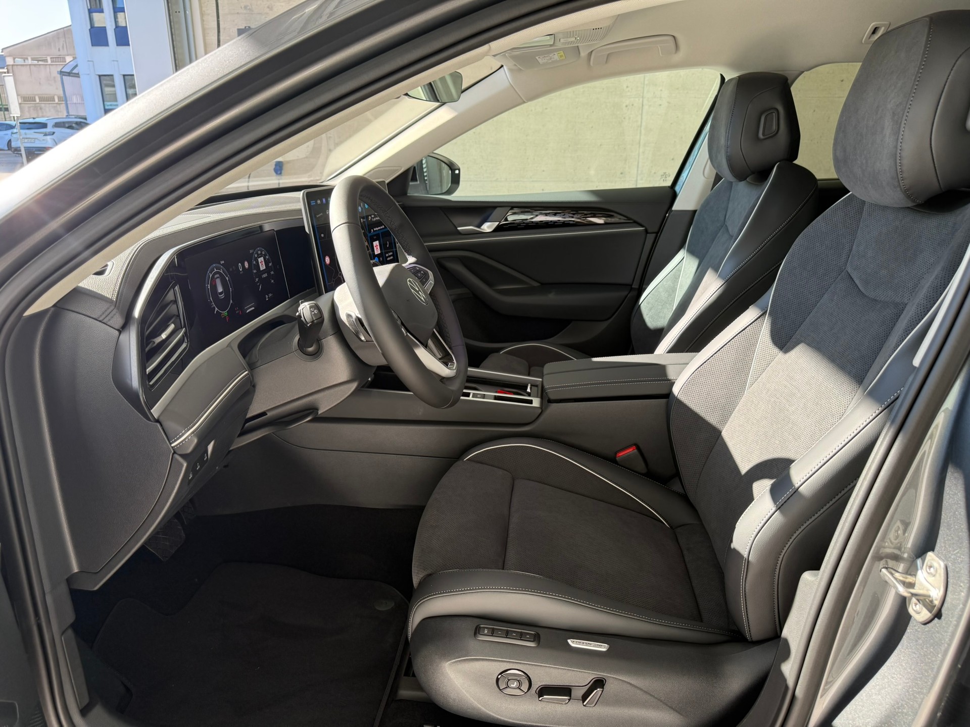 VW Passat Variant 1.5 eTSI evo2 Business DSG-image-6