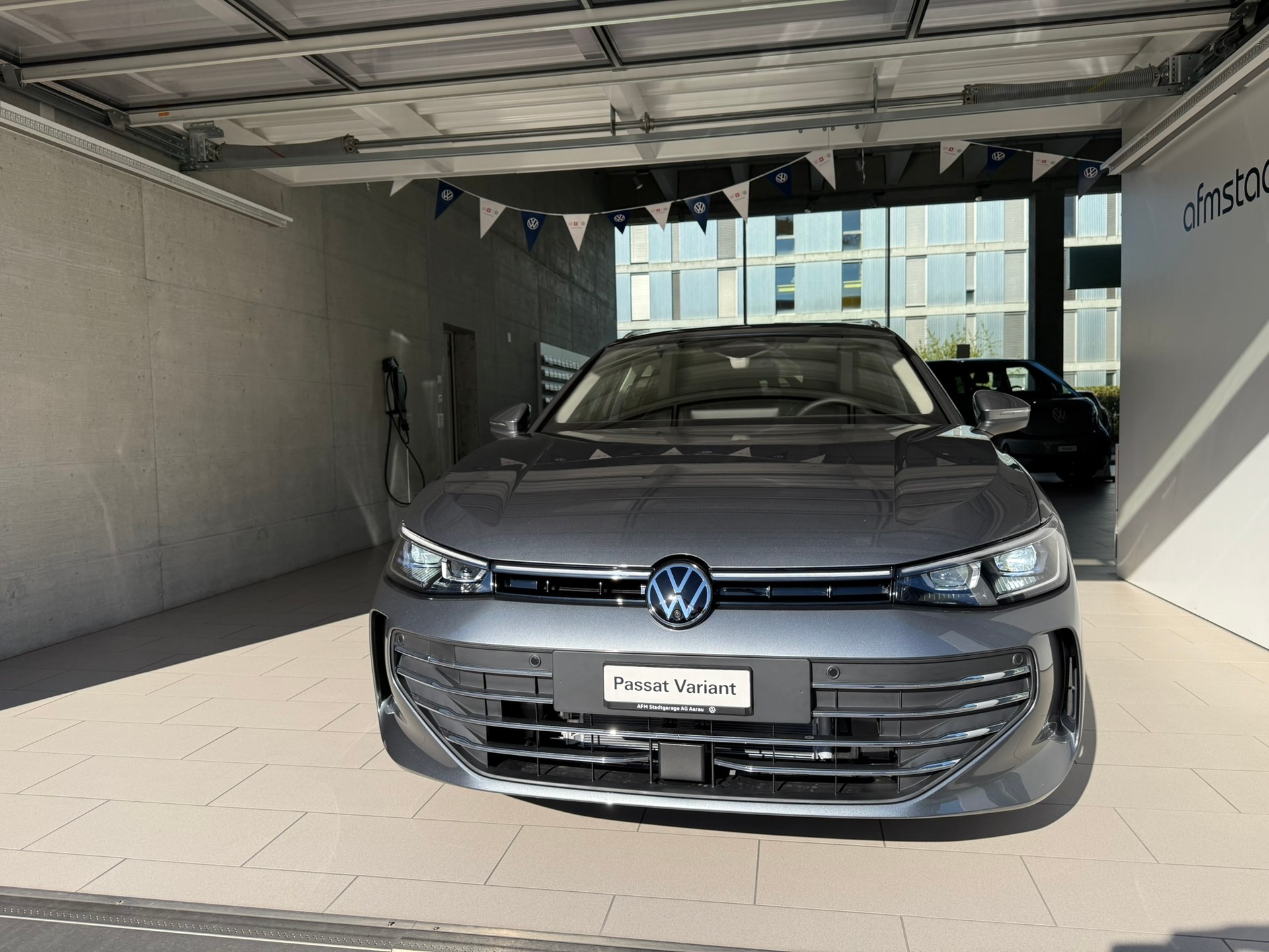 VW Passat Variant 1.5 eTSI evo2 Business DSG-image-1