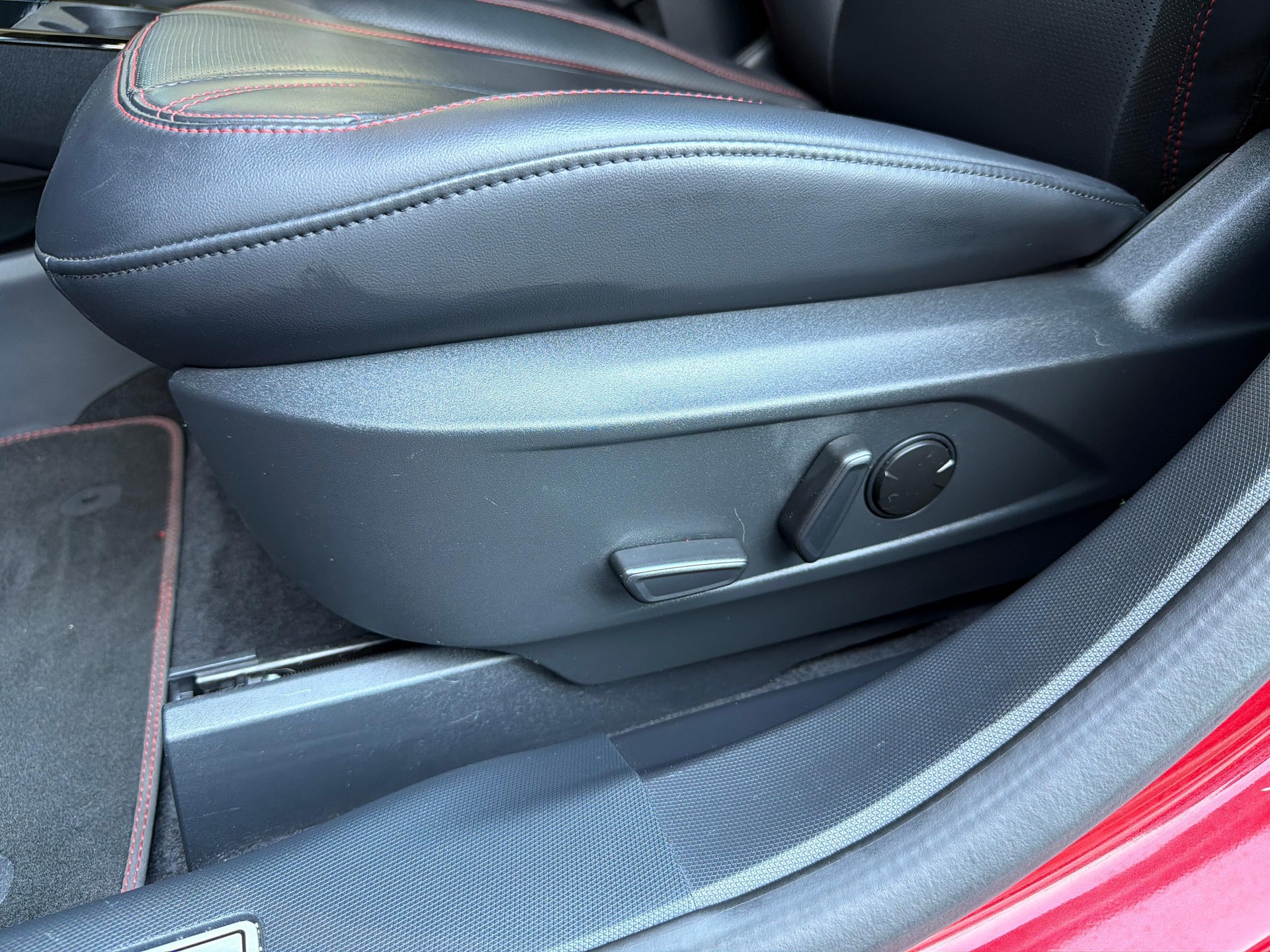 FORD Mustang Mach-E Extended AWD-image-11