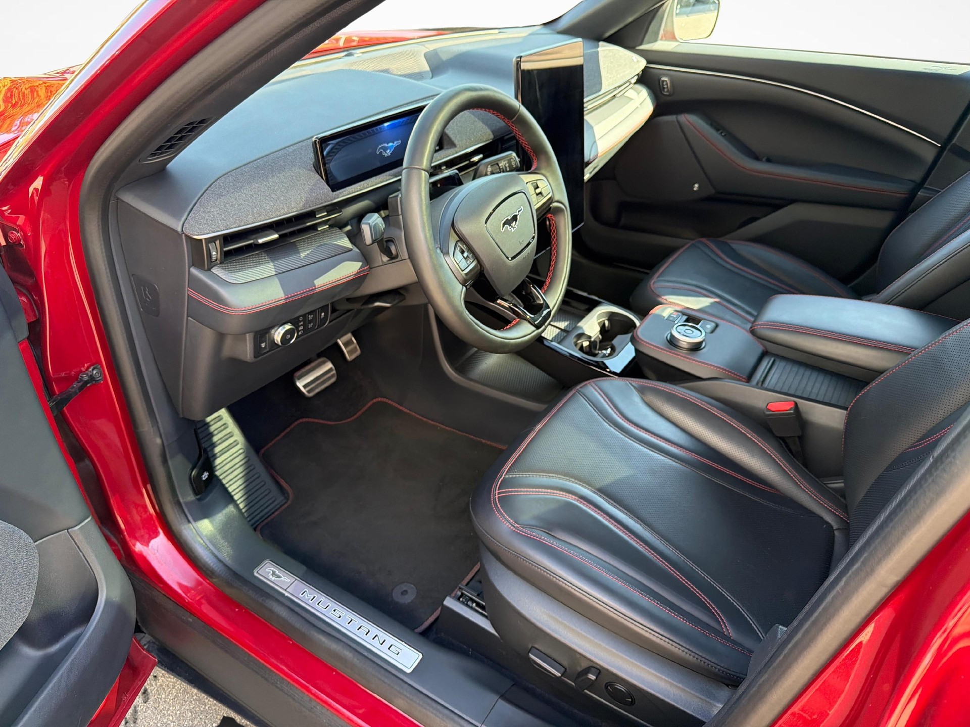 FORD Mustang Mach-E Extended AWD-image-9