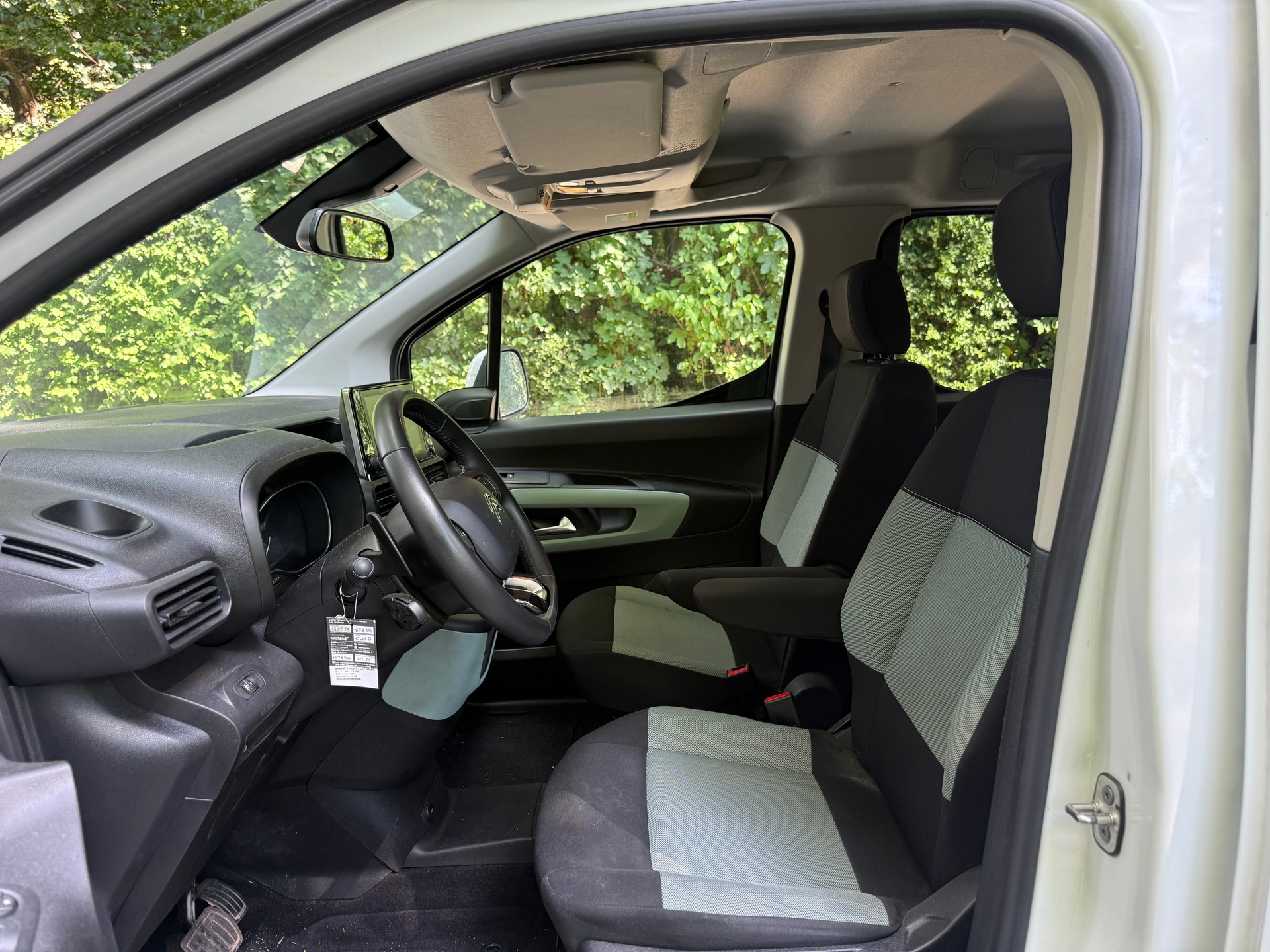 CITROEN Berlingo XL 1.2i PureTech Feel Pack EAT8-image-7