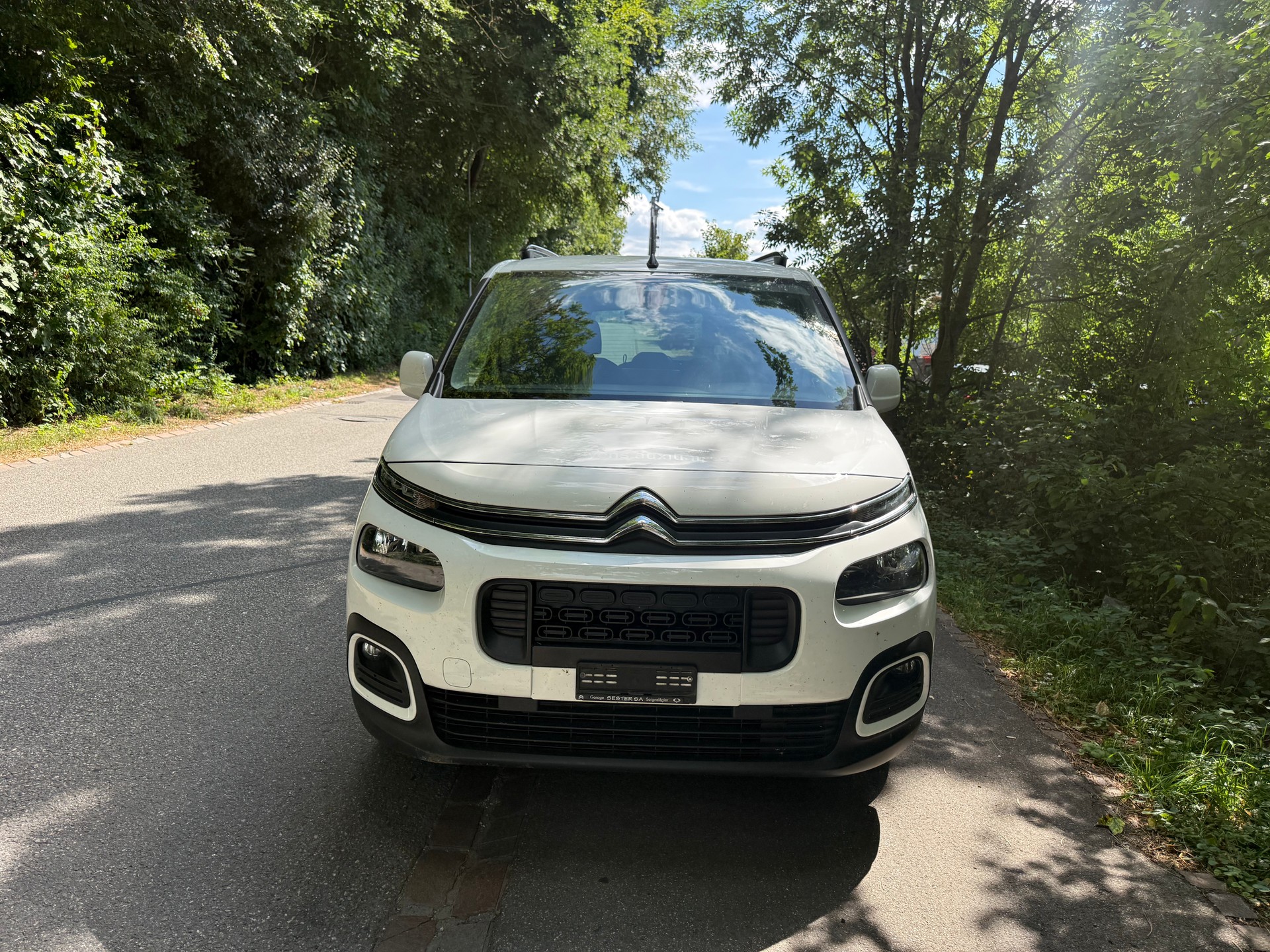CITROEN Berlingo XL 1.2i PureTech Feel Pack EAT8-image-0