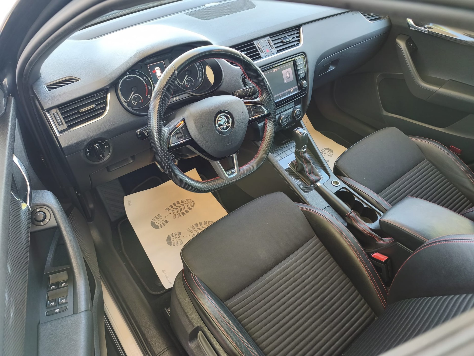 SKODA Octavia Combi 2.0 TSI RS DSG-image-7