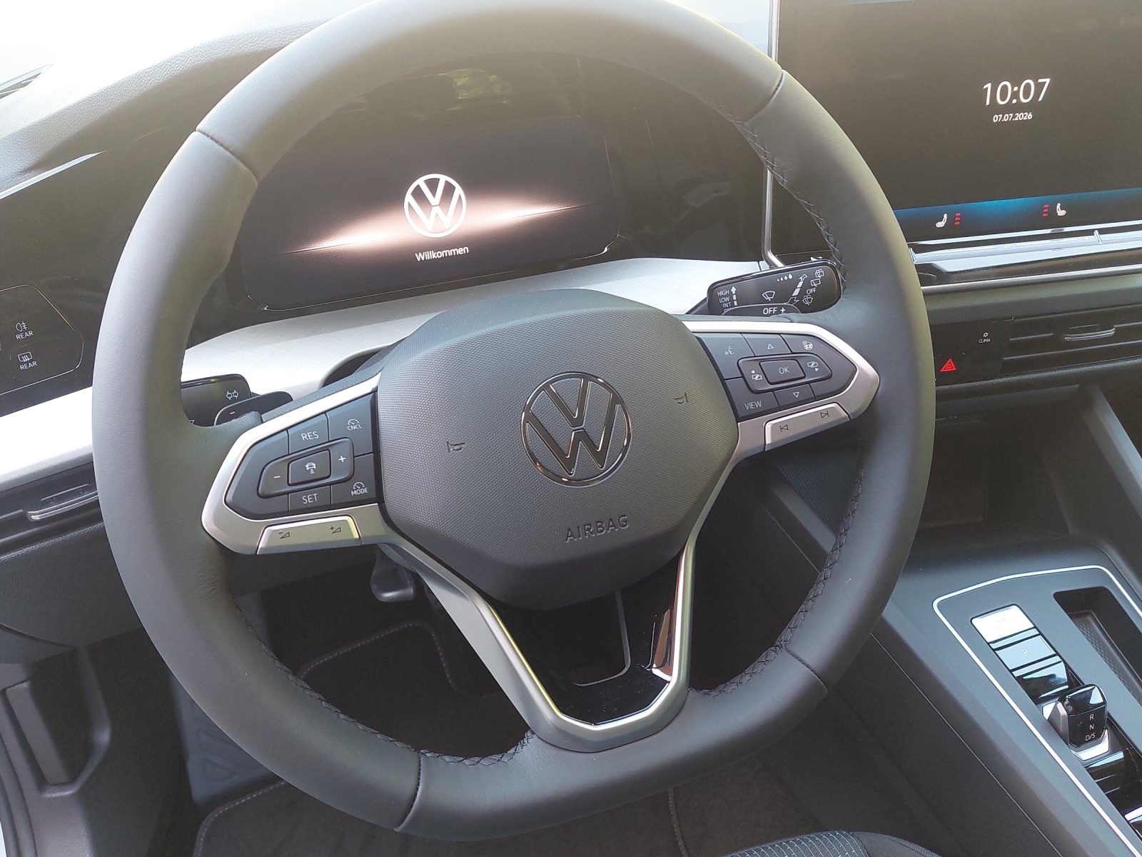 VW Golf 1.5 e TSI mHEV Value DSG-image-9