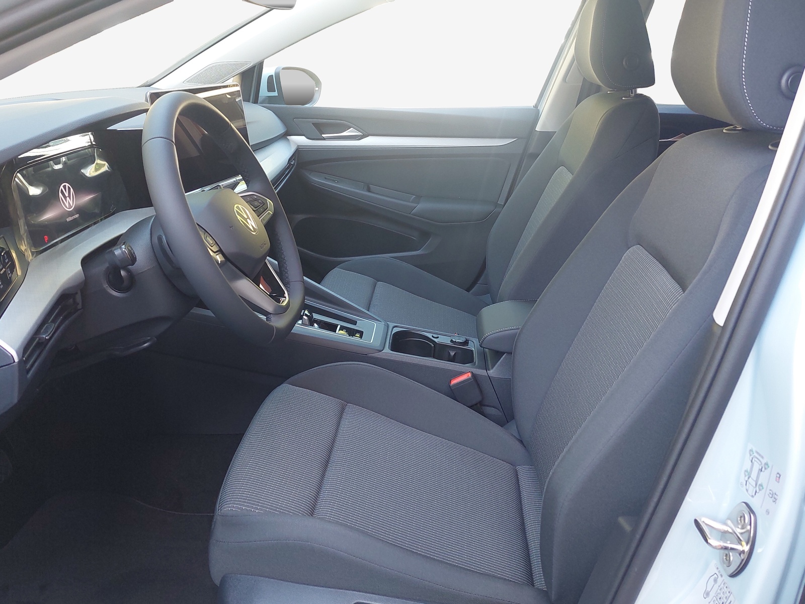 VW Golf 1.5 e TSI mHEV Value DSG-image-7
