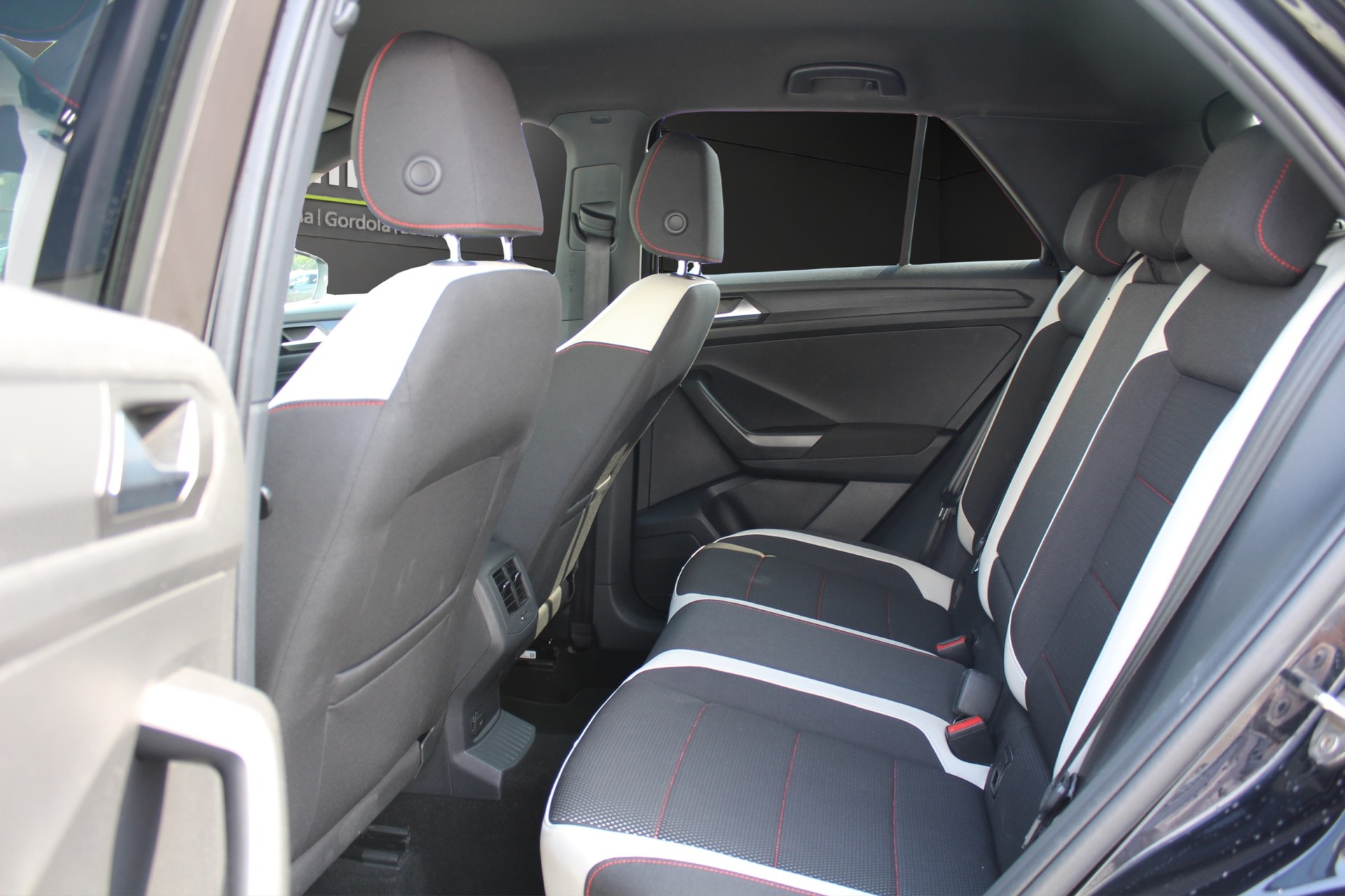 VW T-Roc 2.0 TSI Sport DSG 4motion-image-9