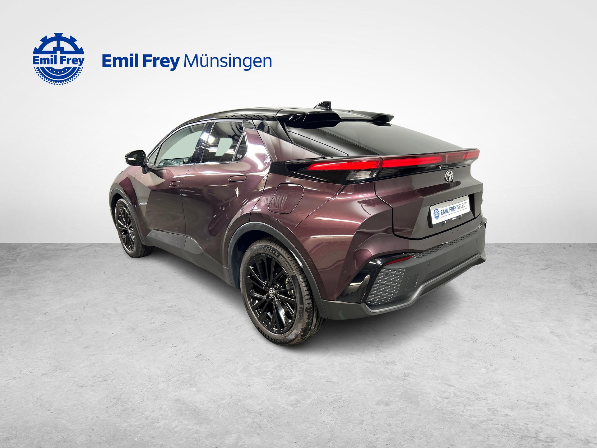 TOYOTA C-HR 2.0 PHEV GR Sport-image-10