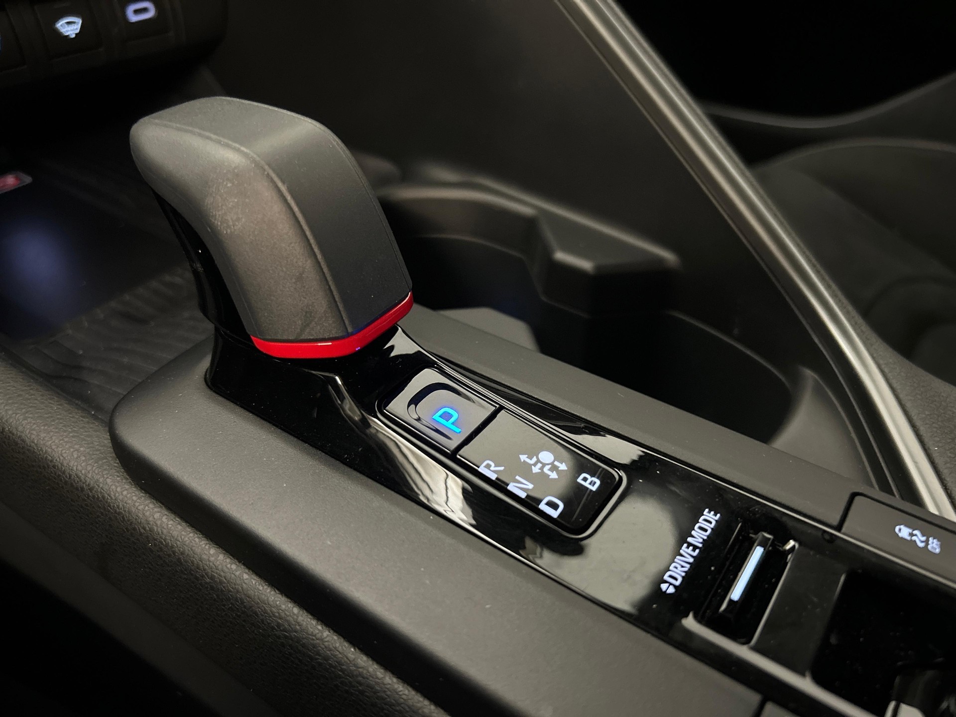 TOYOTA C-HR 2.0 PHEV GR Sport-image-14