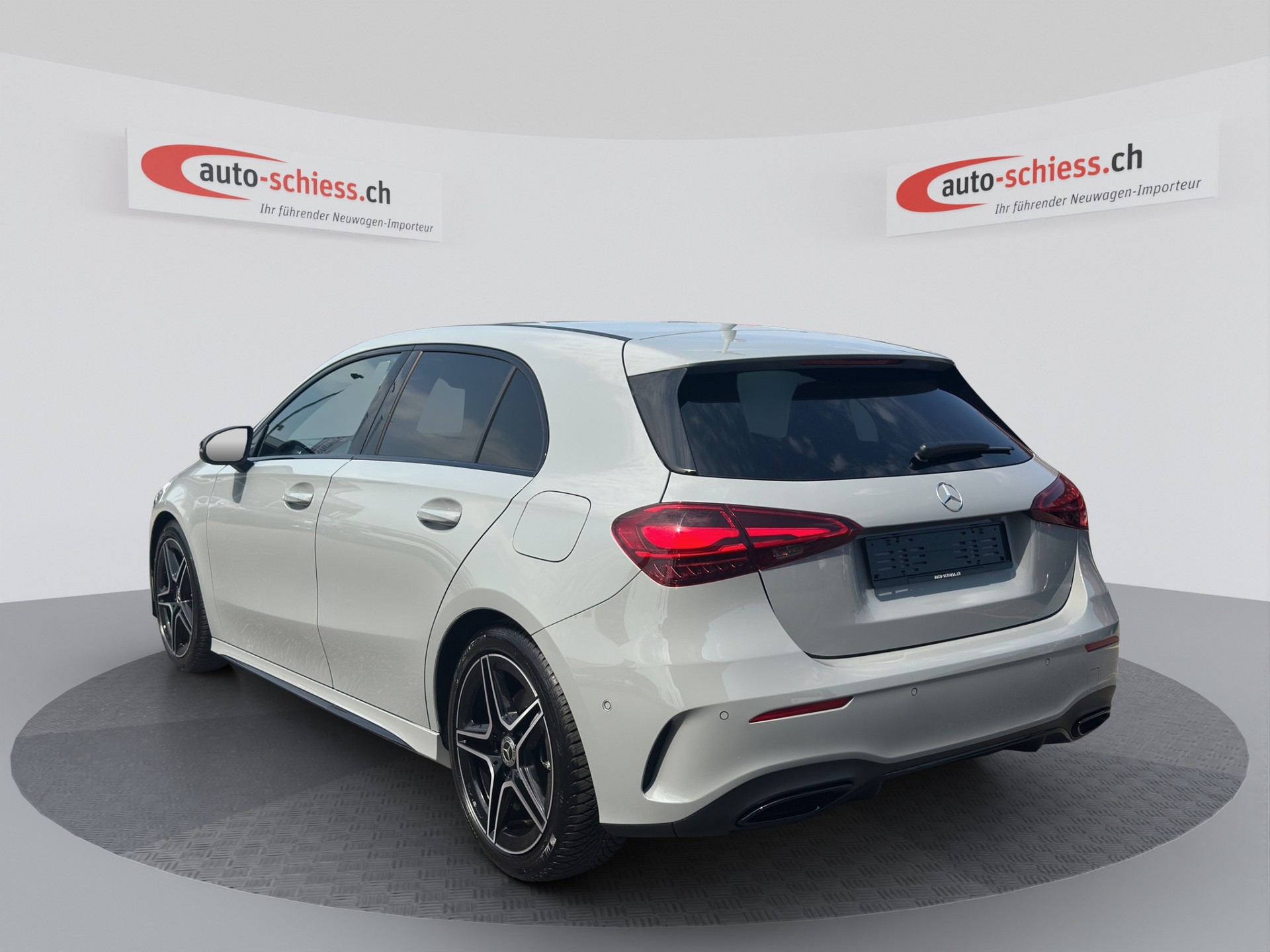 MERCEDES-BENZ A 200 7G-DCT AMG Line Night-image-2