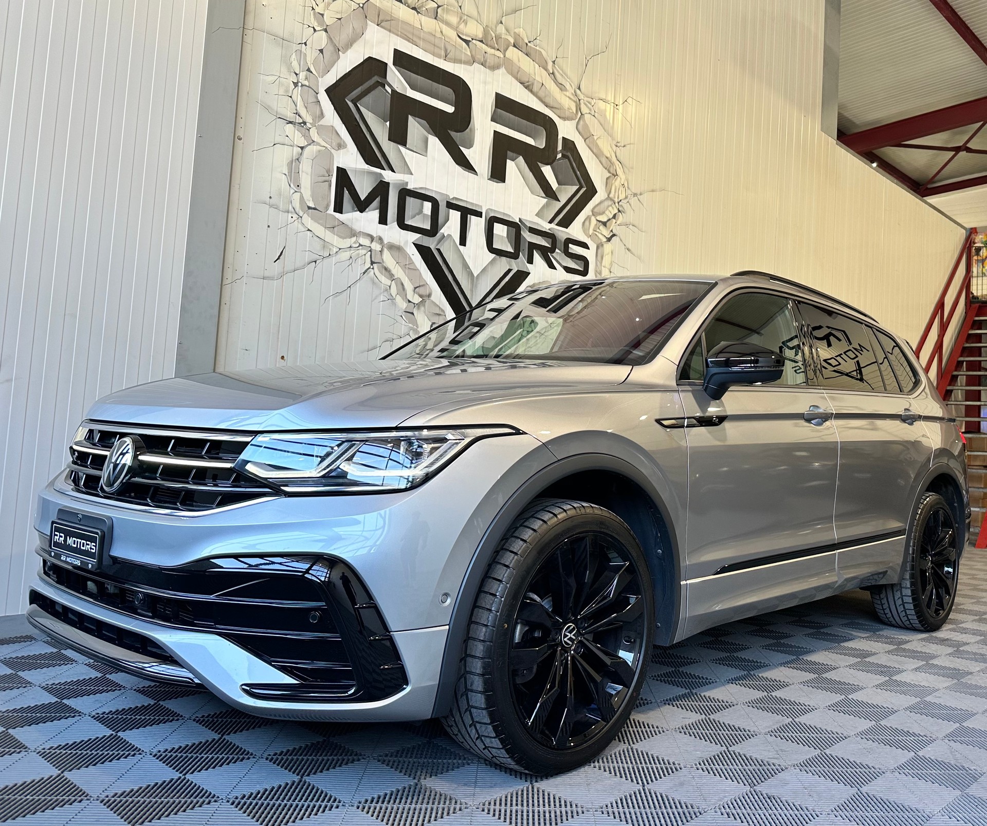 VW Tiguan Allspace 2.0TSI R-Line 4Motion DSG-image-0
