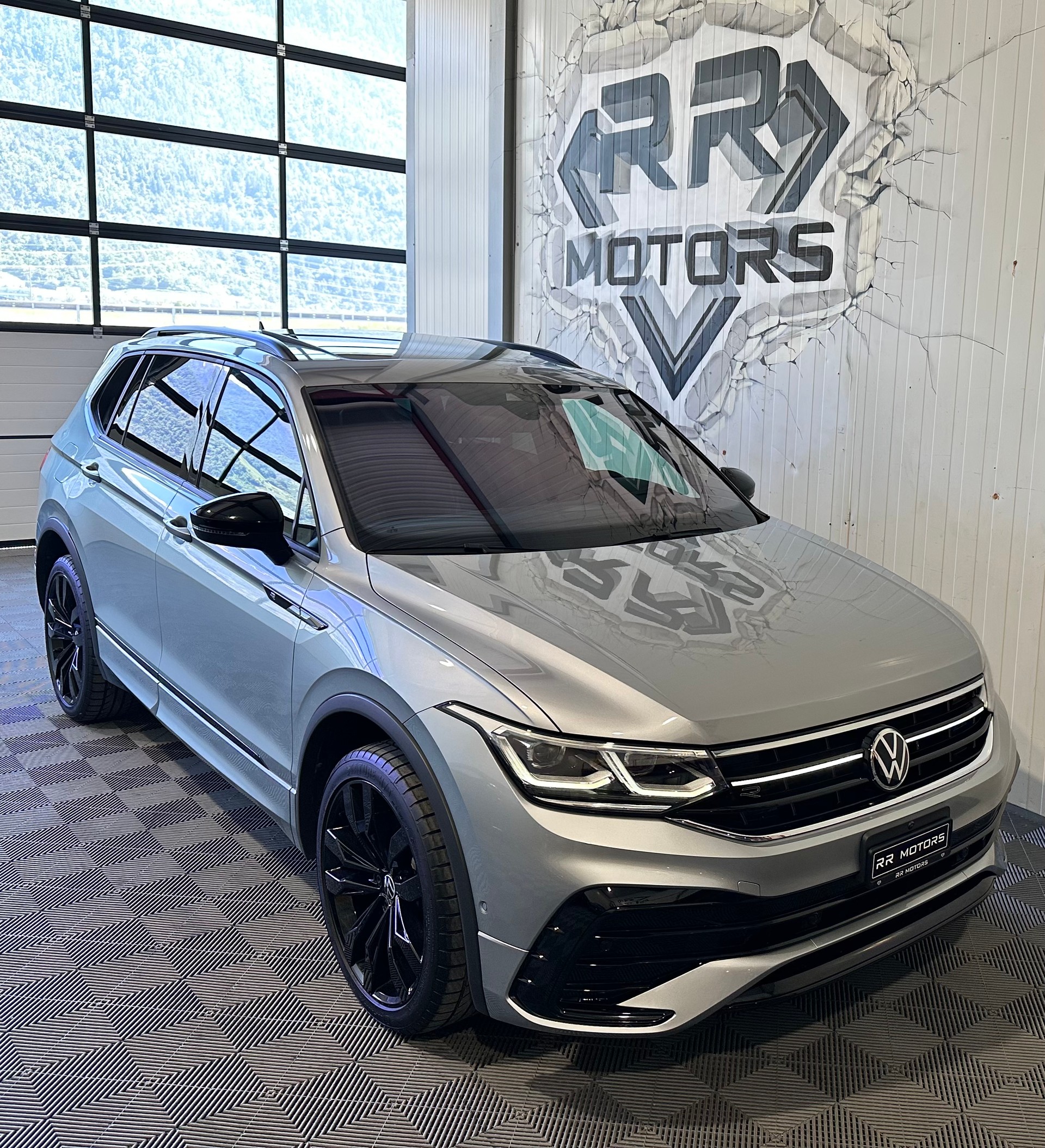 VW Tiguan Allspace 2.0TSI R-Line 4Motion DSG-image-7