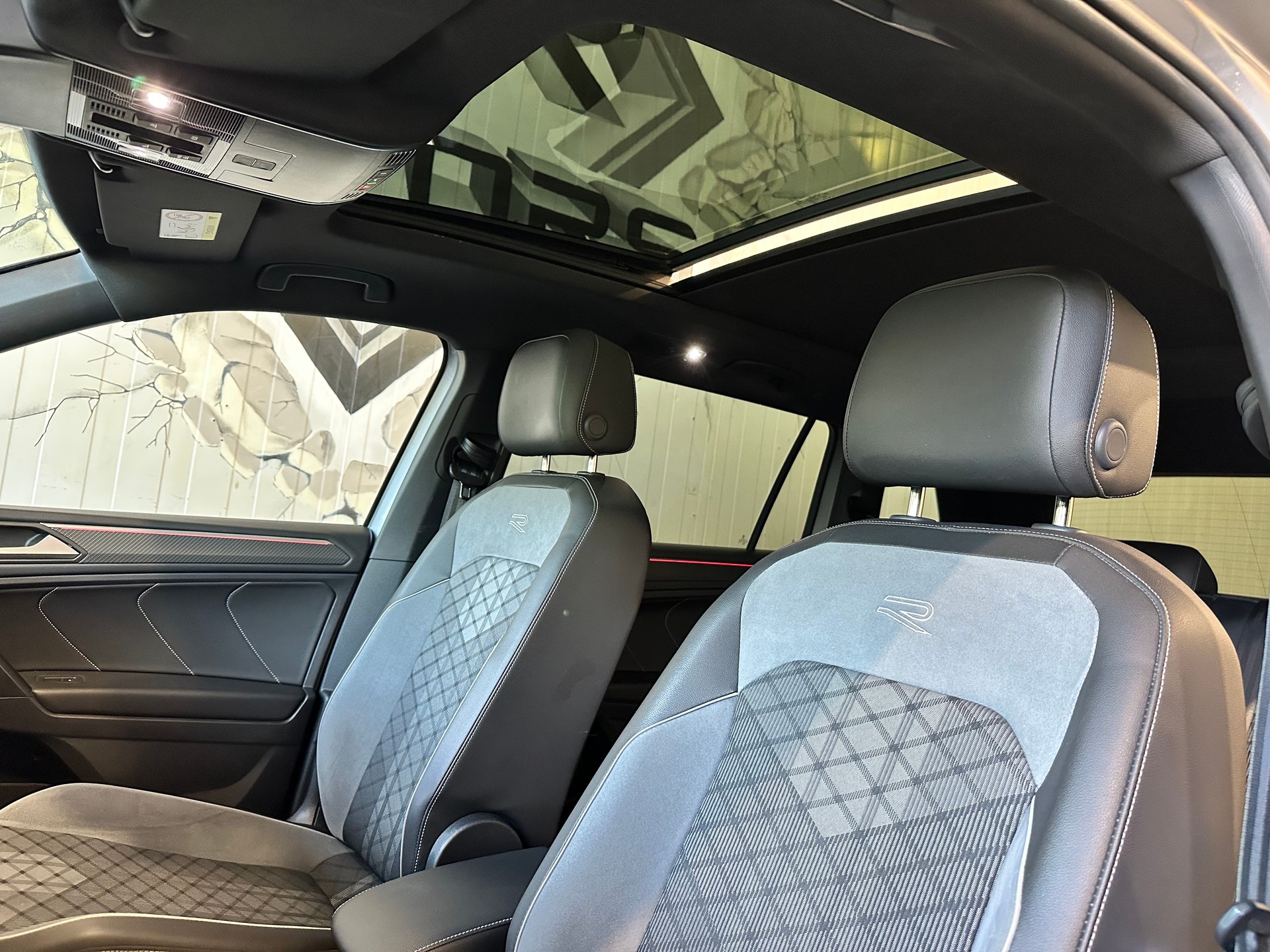 VW Tiguan Allspace 2.0TSI R-Line 4Motion DSG-image-14