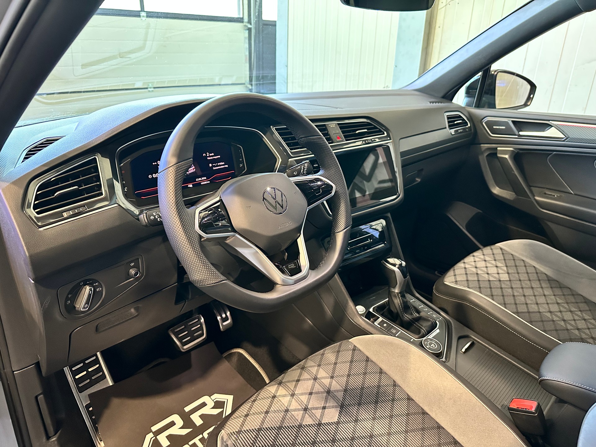 VW Tiguan Allspace 2.0TSI R-Line 4Motion DSG-image-12