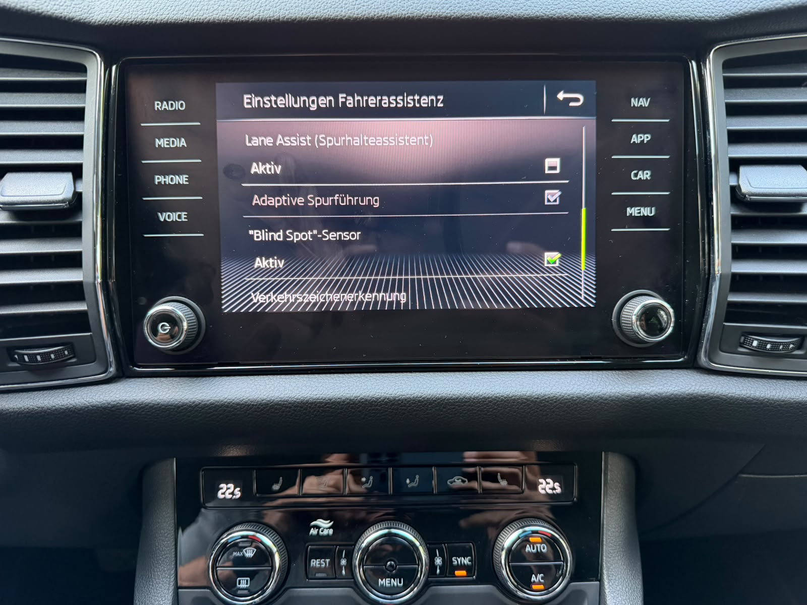 SKODA Kodiaq 2.0 TDI CR Ambition 4x4 DSG-image-25